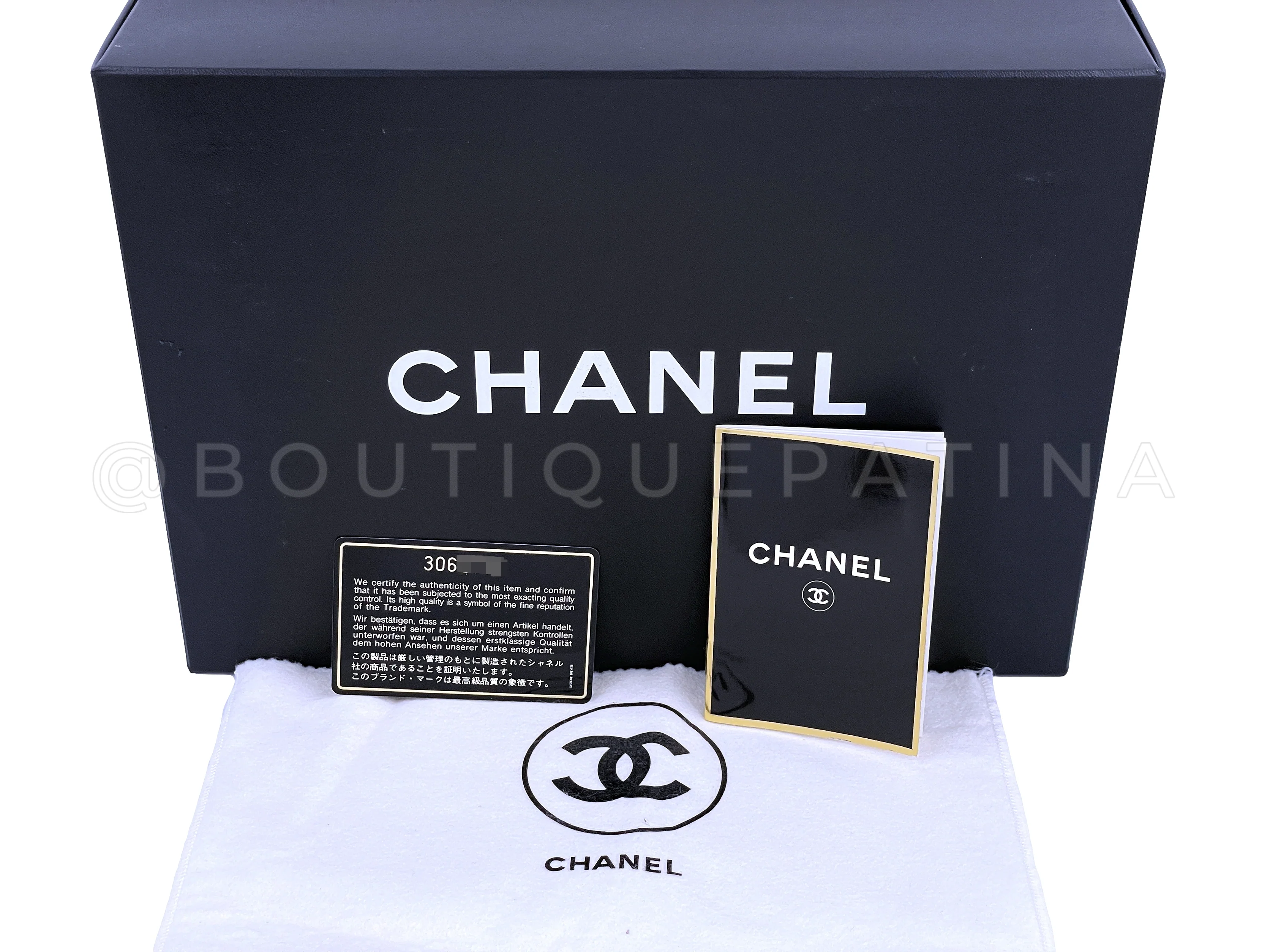 Pristine Chanel Vintage Black Medium Diana Flap Bag 24k GHW Lambskin - Image 14