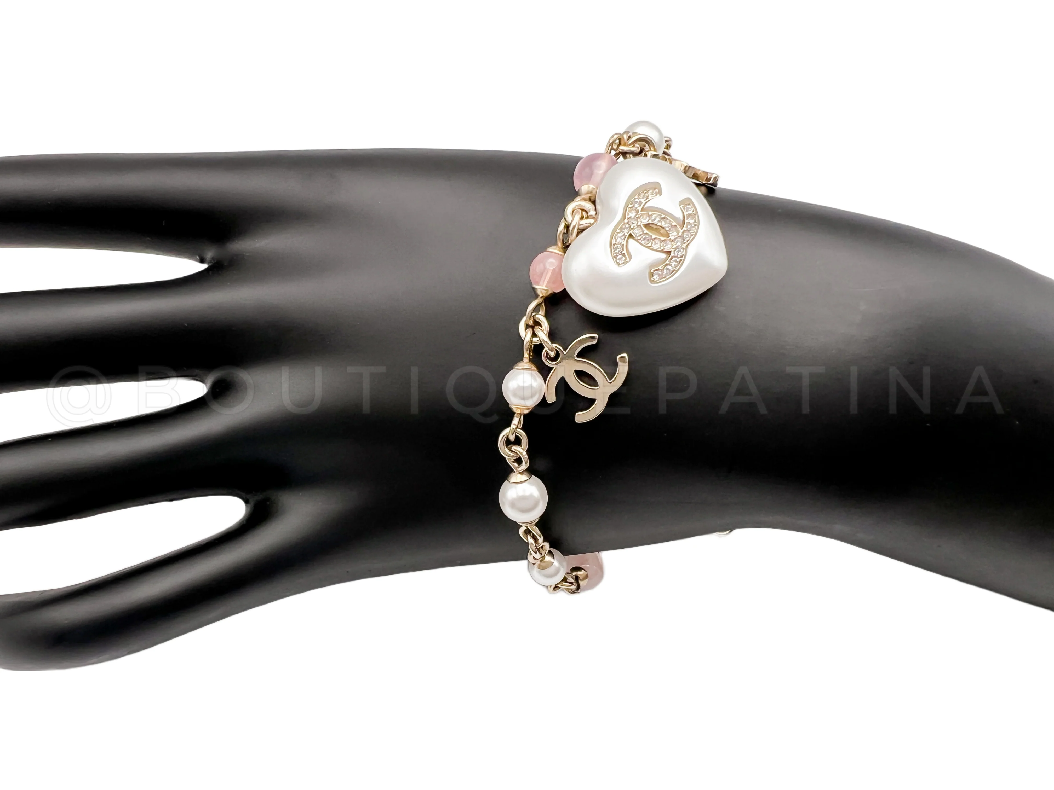 Chanel 21A Coco Neige Pearl Heart and CC Charm Bracelet - Image 5