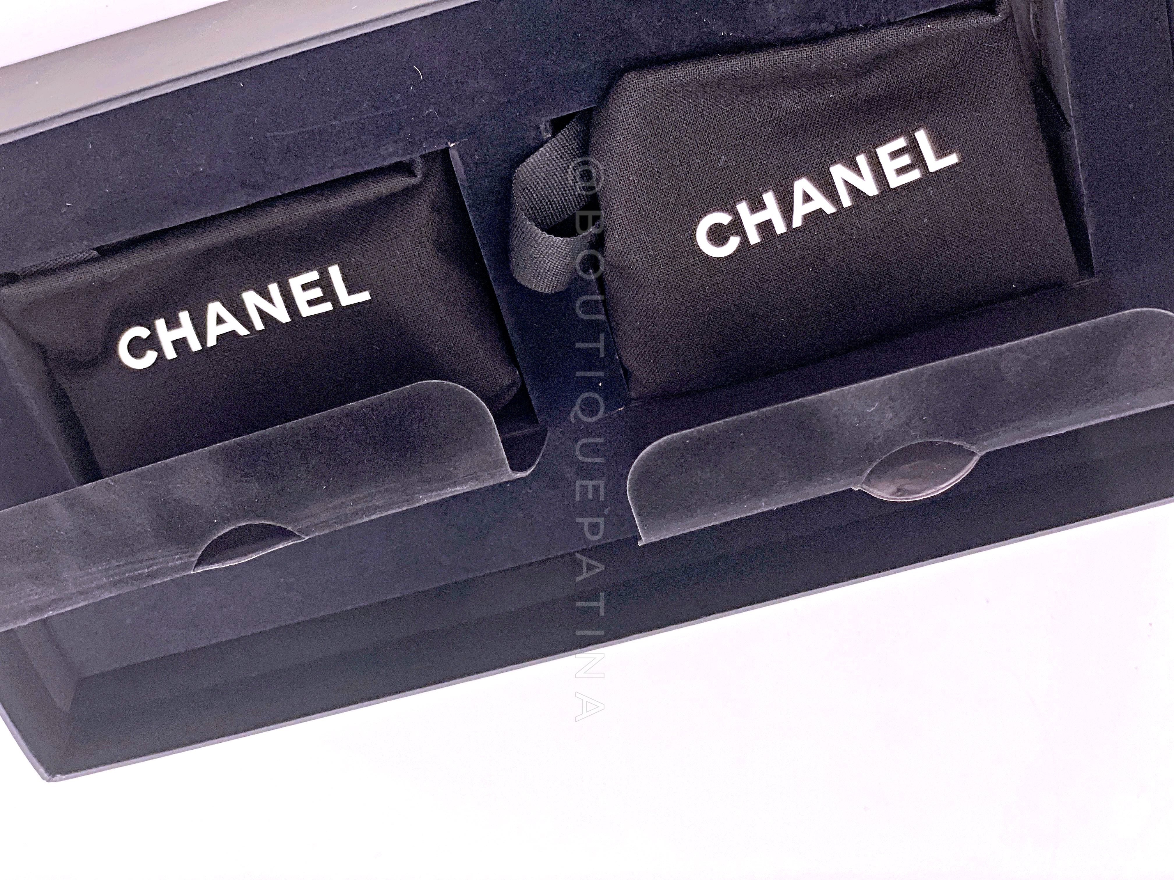 Chanel 21A Quilted Crystal Pearl Cuff Bracelet Set of 2 - Image 6