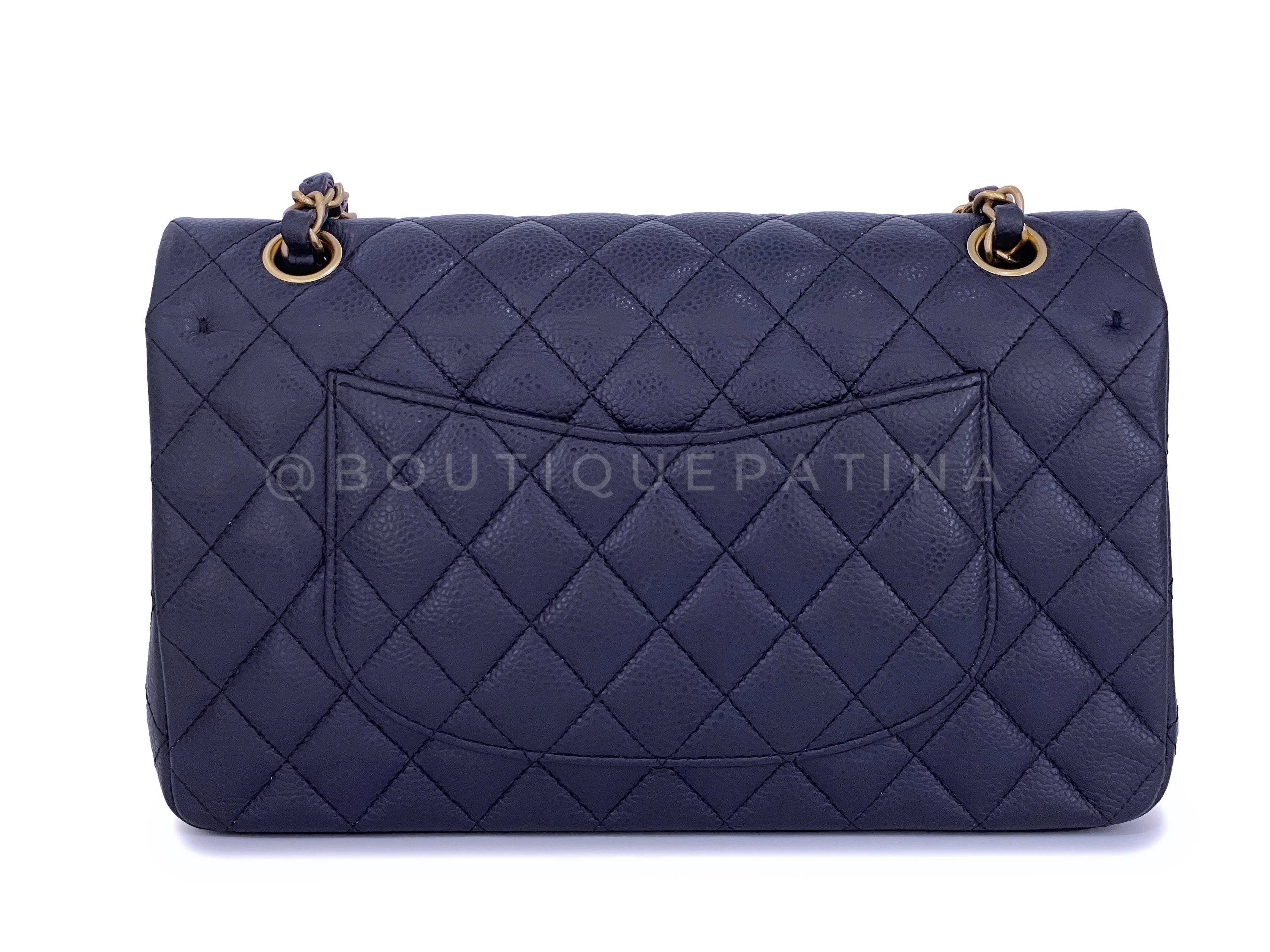 Chanel 16C Navy Blue Caviar Medium Classic Double Flap Bag GHW - Image 5