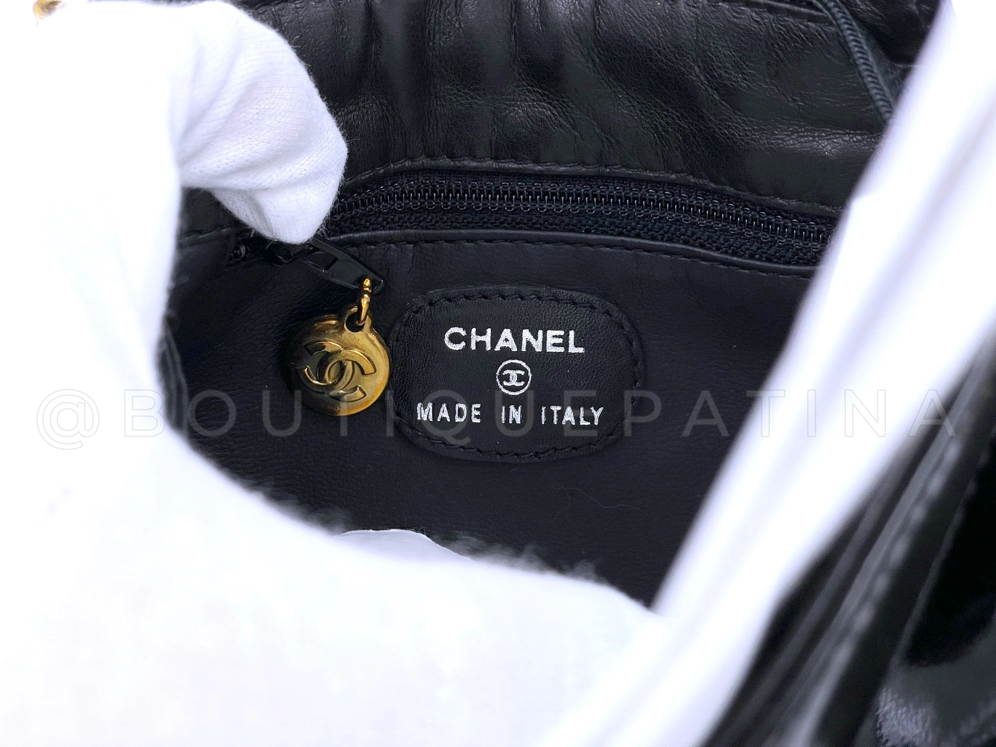 Chanel 1997 Vintage Black Patent Mini Crossbody Zip Pouch Bag 24k GHW - Image 10