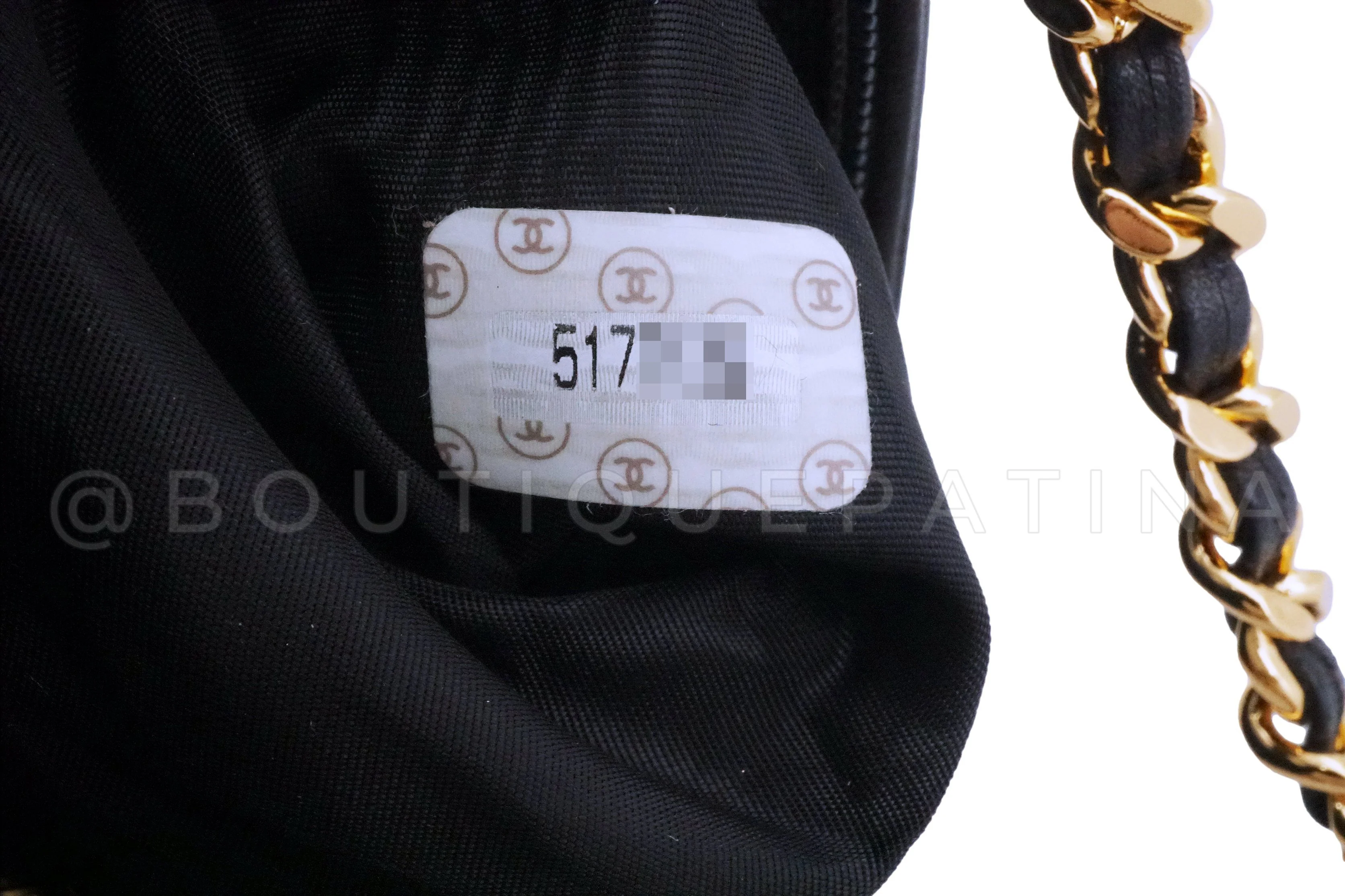 Chanel 1997 Vintage Black Patent Mini Crossbody Zip Pouch Bag 24k GHW - Image 11