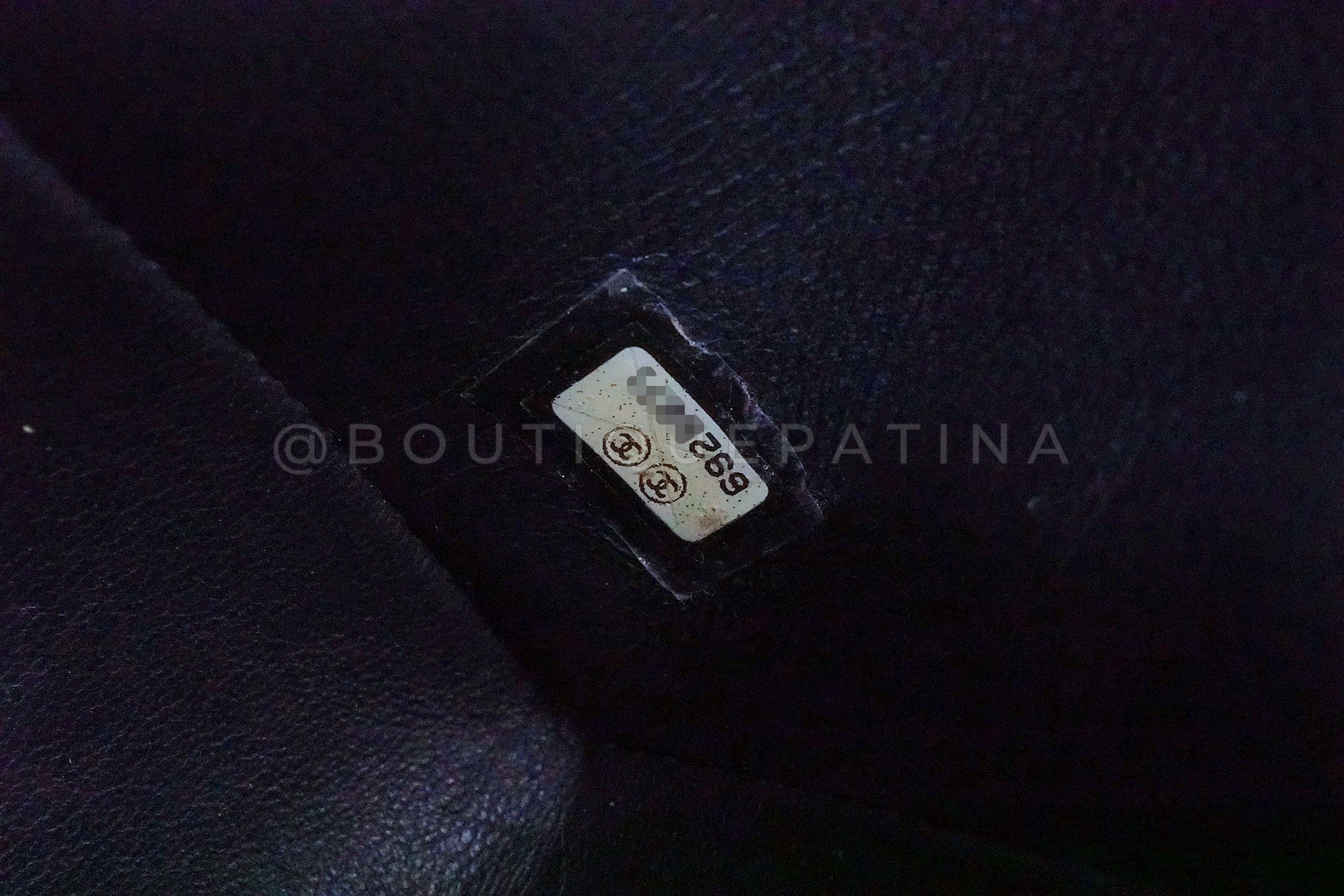 Chanel 2002 Vintage Black Caviar Medium Classic Double Flap Bag 24k GHW - Image 11