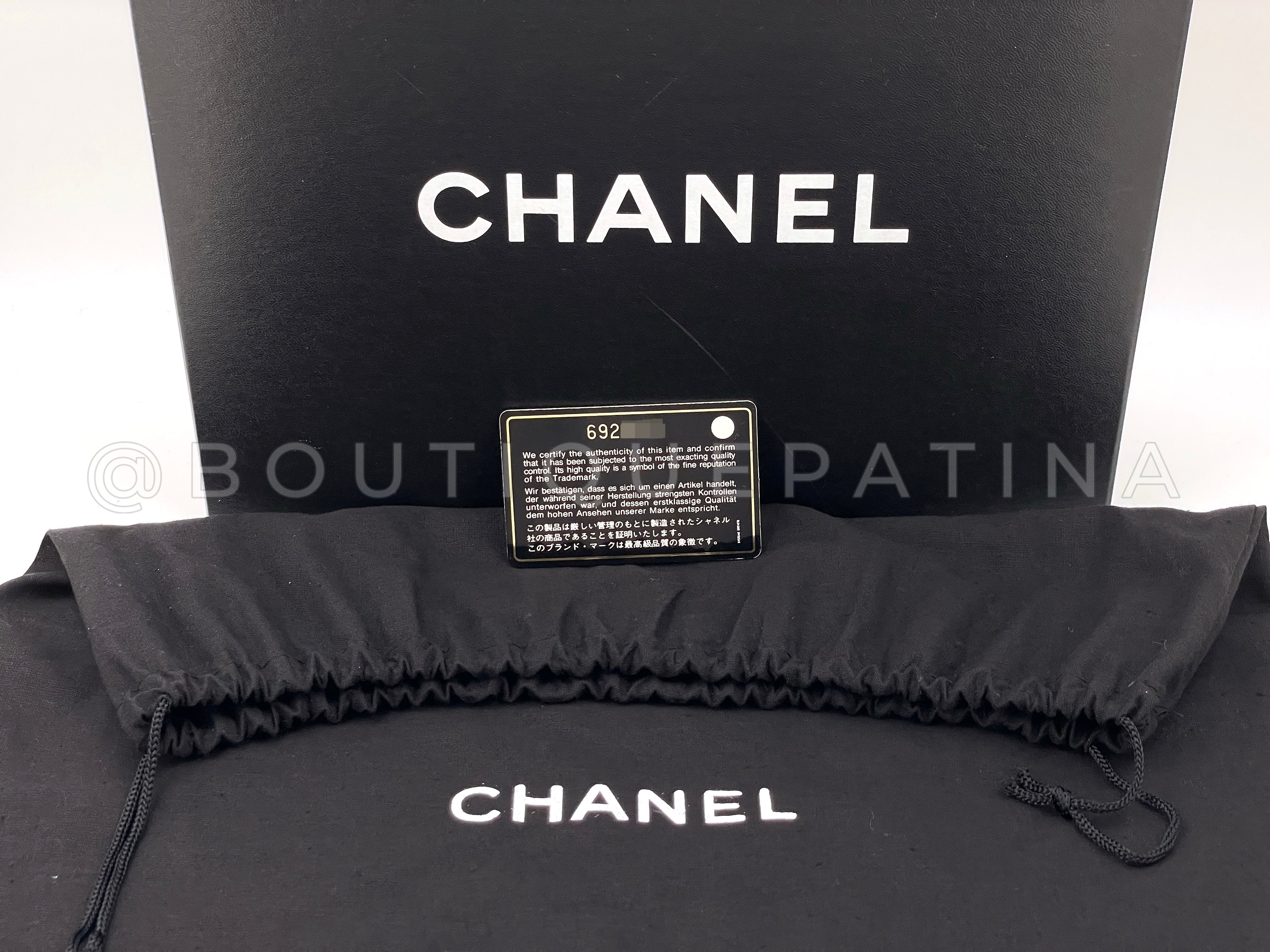 Chanel 2002 Vintage Black Caviar Medium Classic Double Flap Bag 24k GHW - Image 12