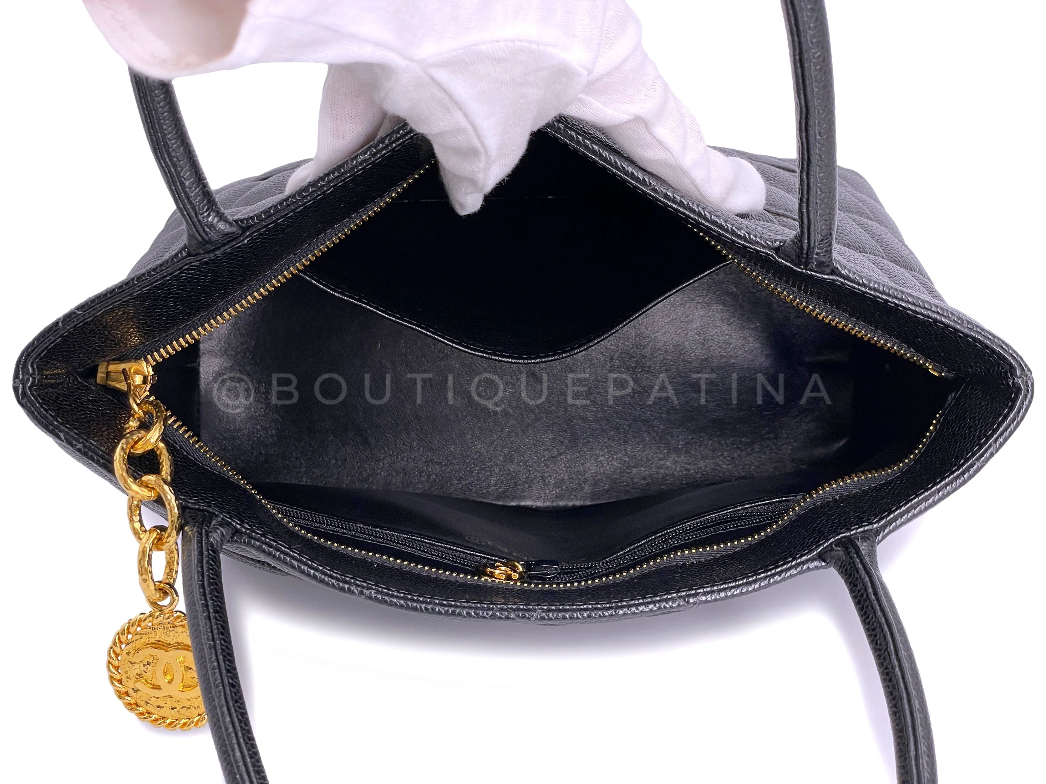 Pristine Chanel 1997 Vintage Black Caviar Medallion Tote Bag 24k GHW - Image 8