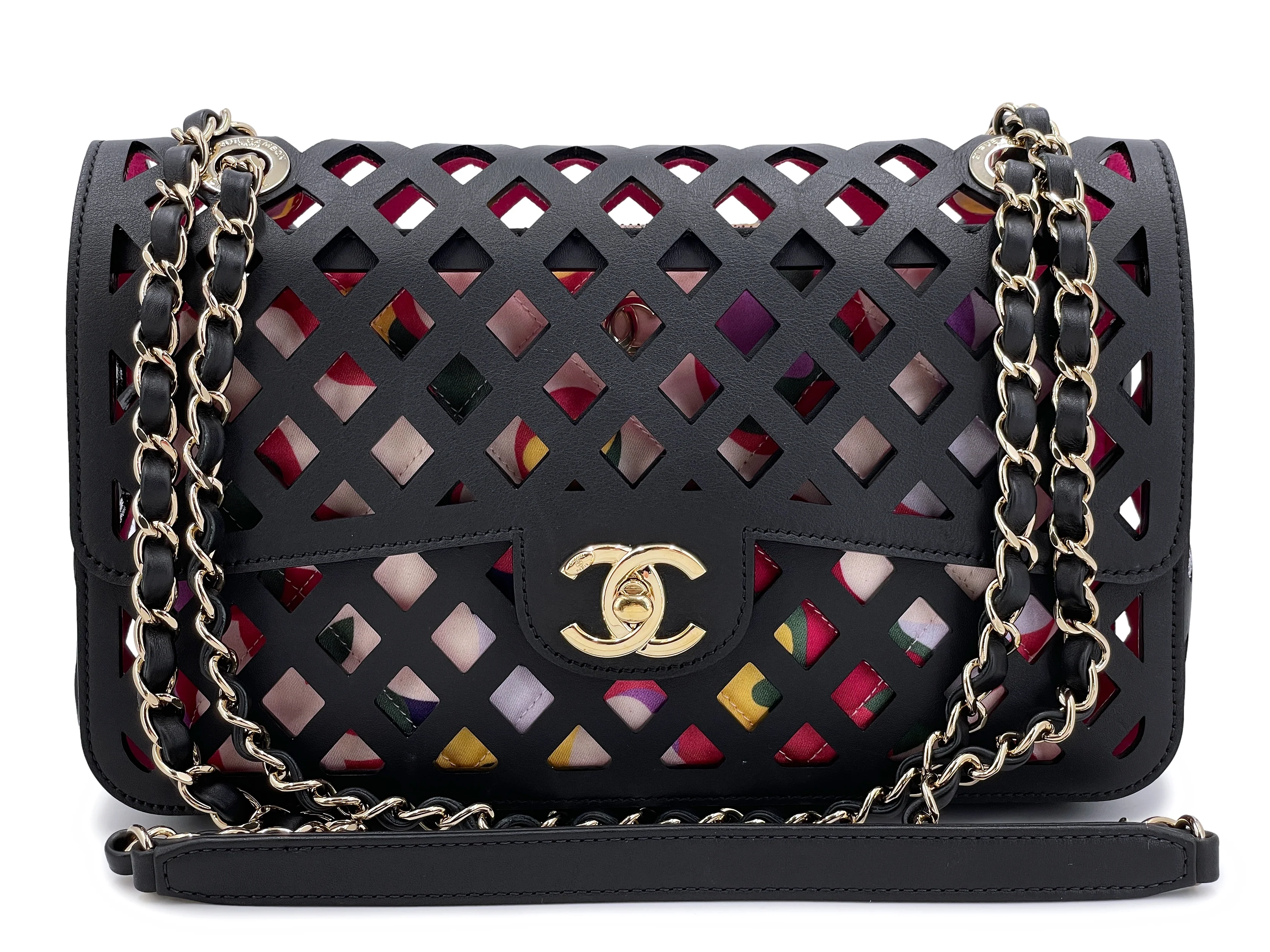 Chanel Black Diamond Cutout Medium Flap Bag GHW I0R