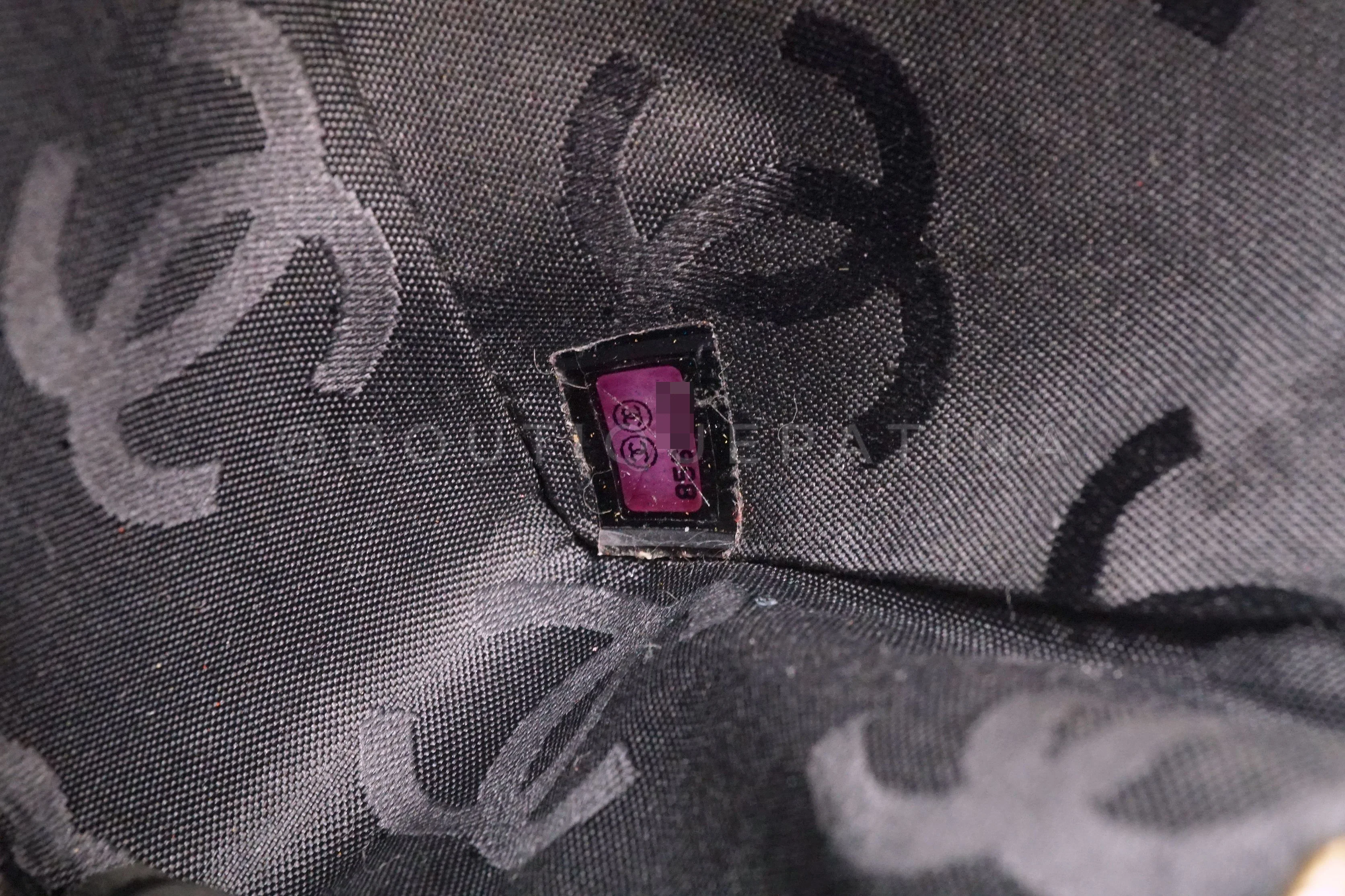 Chanel 2003 Vintage Surpique Square Mini Flap Bag GHW Wild Stitch - Image 12