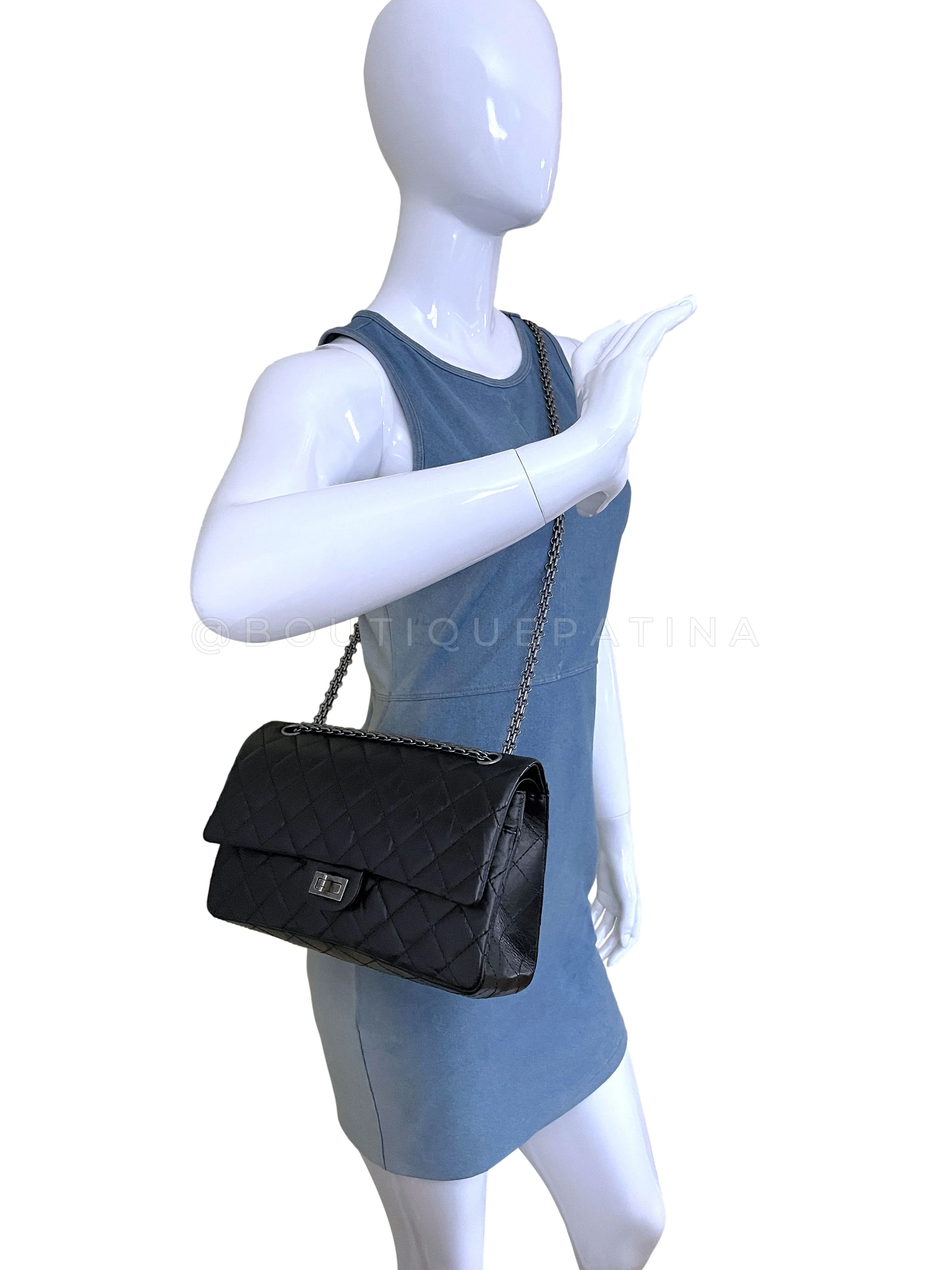 Chanel Black Reissue 2.55 Classic Double Flap Bag 226 Medium - Image 15