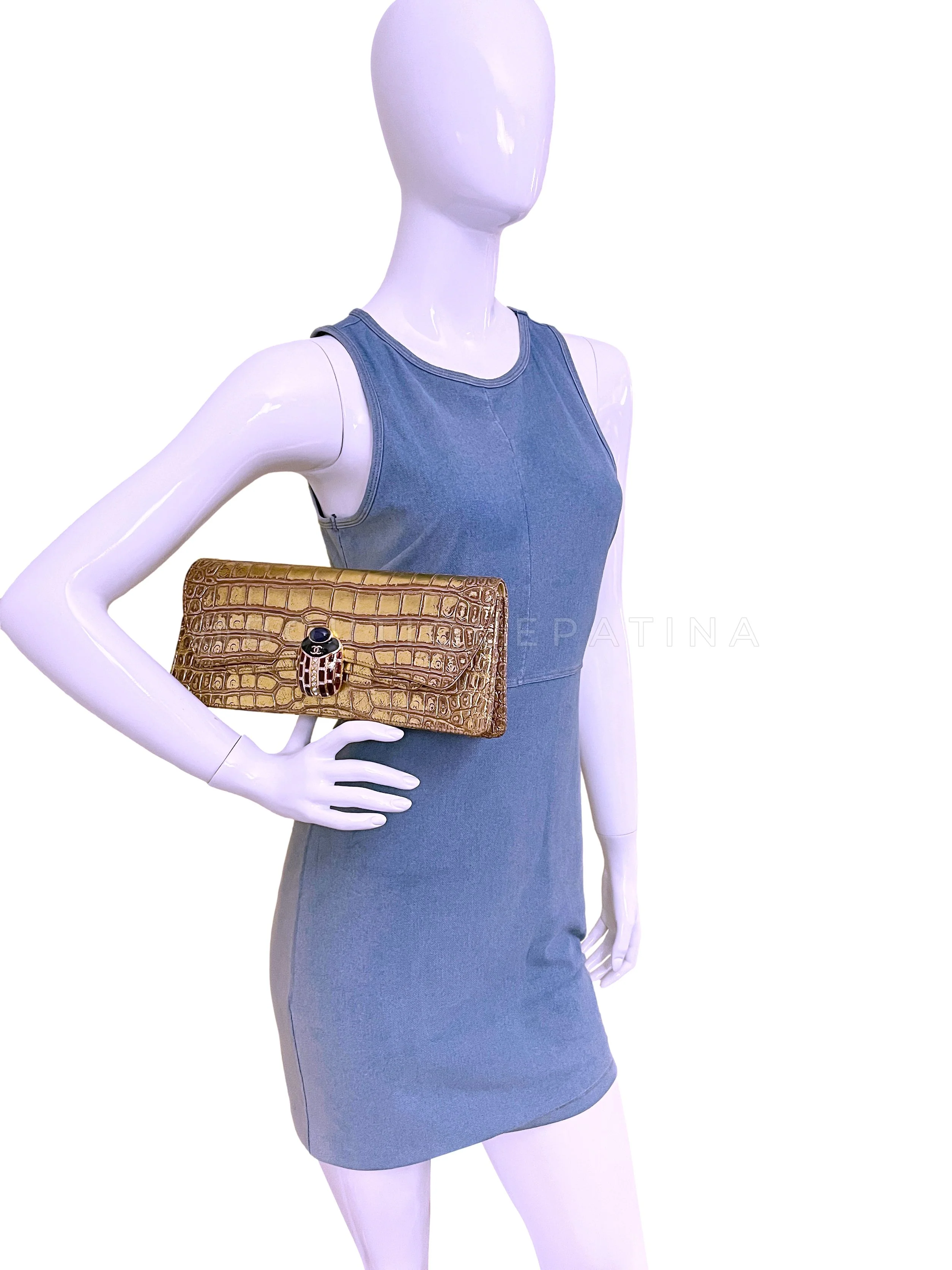 Rare Chanel 19A Crocodile Embossed Gold Jeweled Scarab Clutch Bag TI9 - Image 14