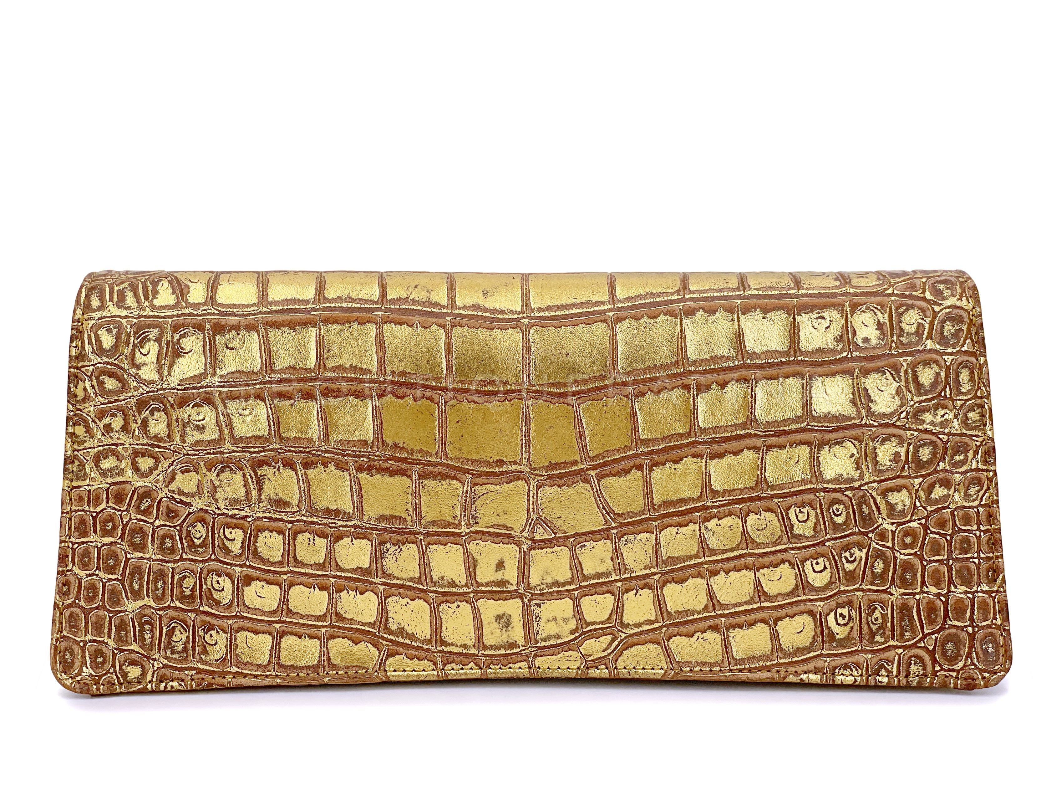 Rare Chanel 19A Crocodile Embossed Gold Jeweled Scarab Clutch Bag TI9 - Image 4