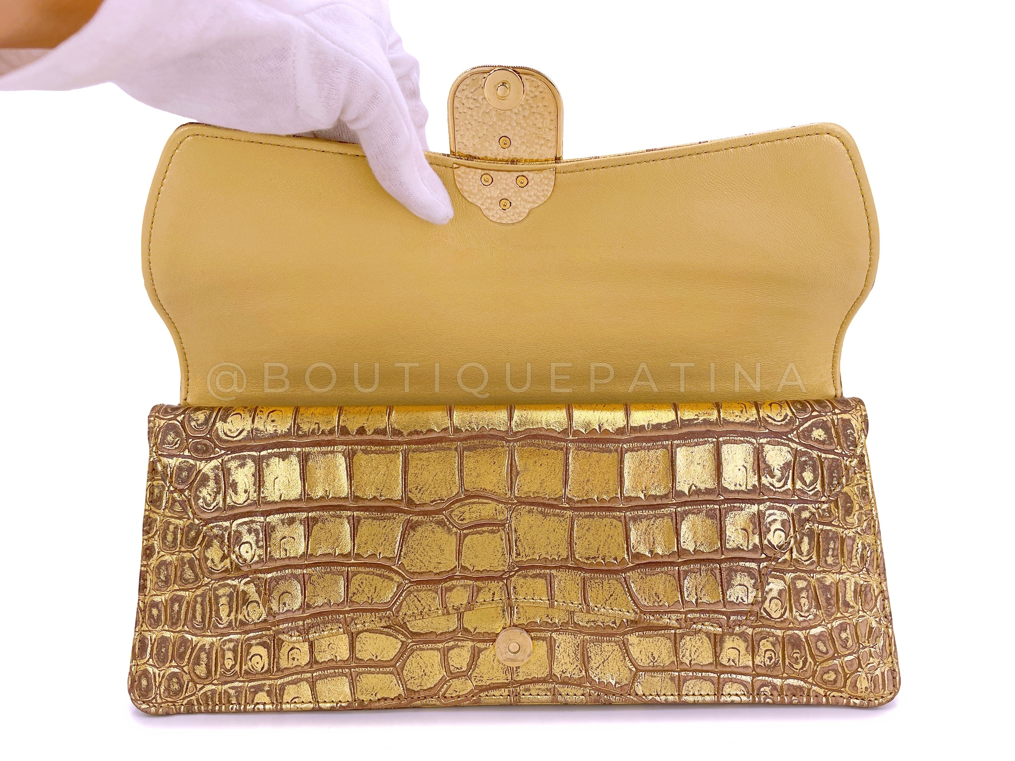 Rare Chanel 19A Crocodile Embossed Gold Jeweled Scarab Clutch Bag TI9 - Image 9