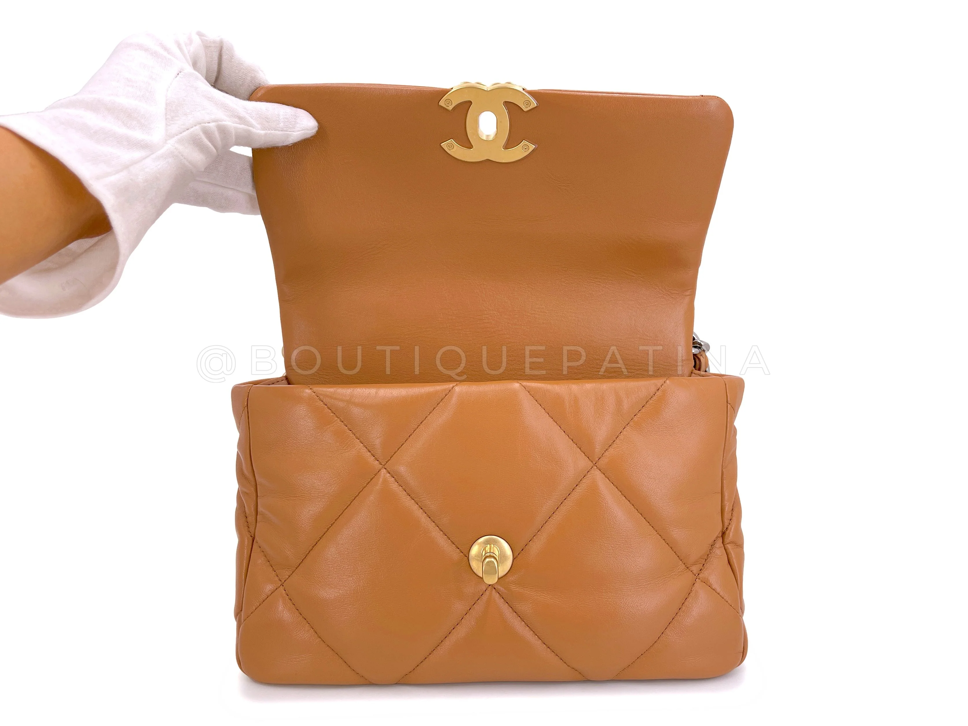 Pristine Chanel 19 Caramel Beige Small-Medium Flap Bag - Image 10
