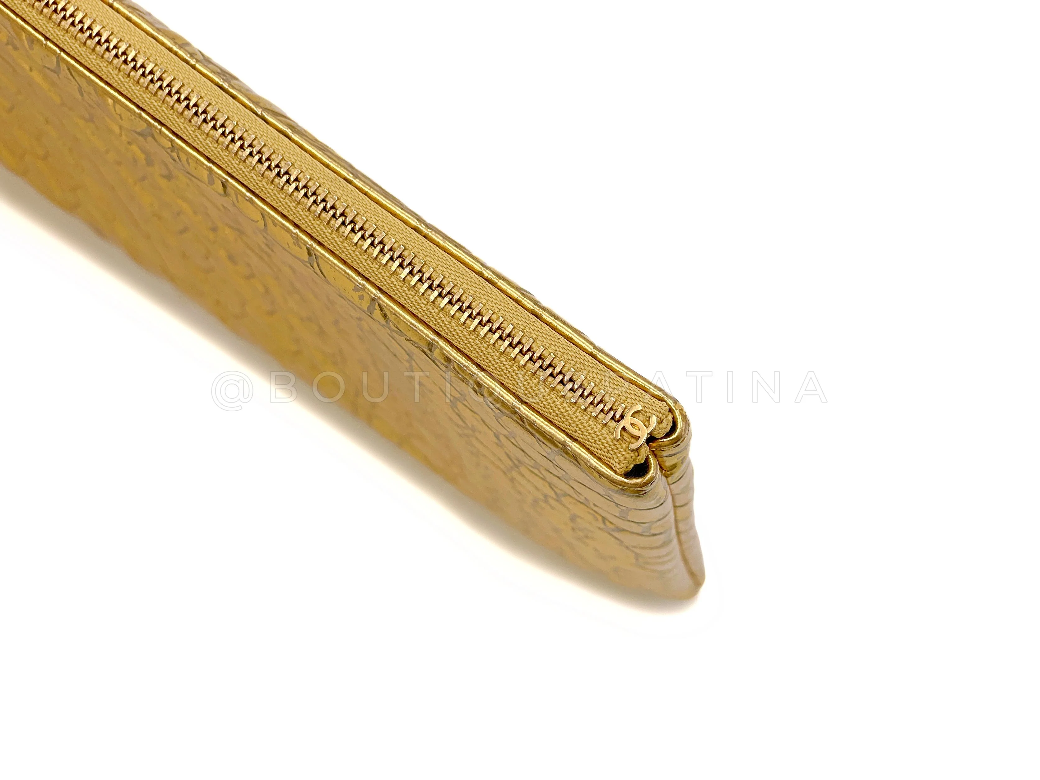 Chanel 19A Egyptian Collection Gold Crocodile Print O Case Clutch Large - Image 3
