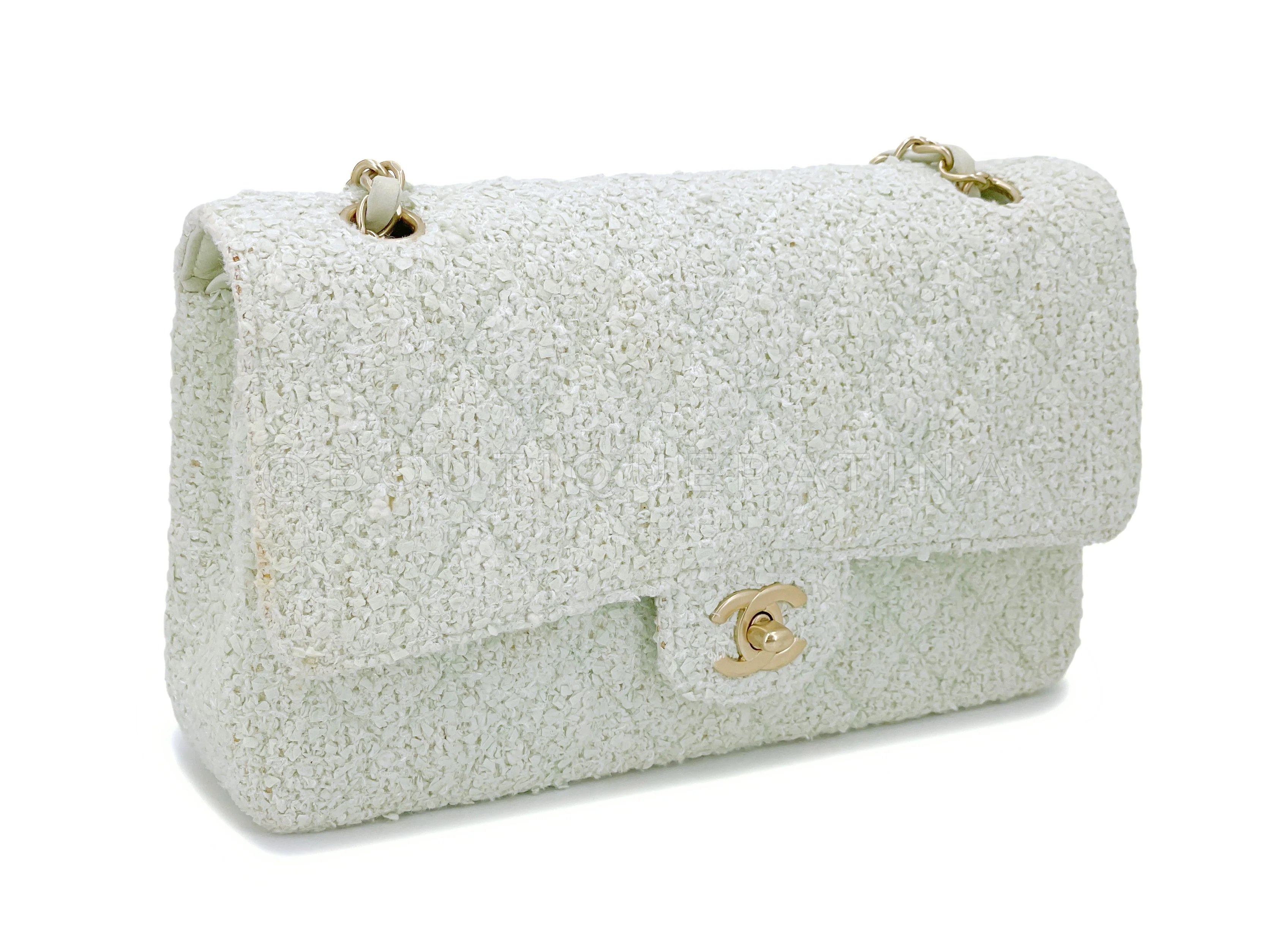 Chanel 2004 Vintage Pale Green Boucle Tweed Medium Classic Double Flap Bag GHW - Image 3
