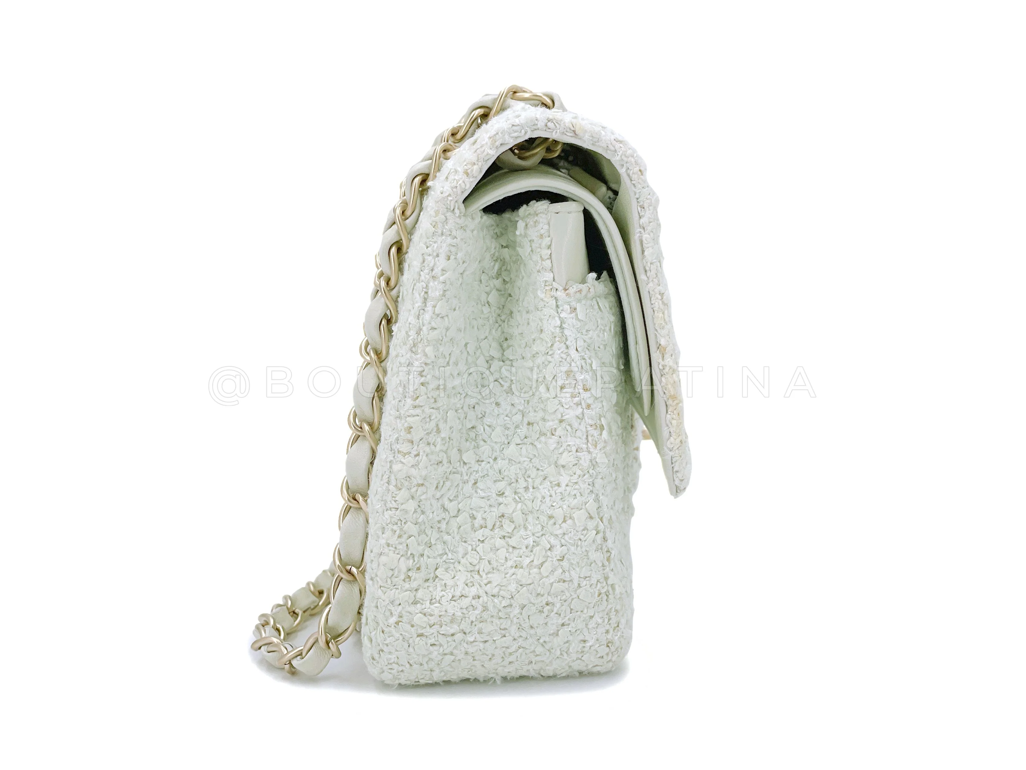 Chanel 2004 Vintage Pale Green Boucle Tweed Medium Classic Double Flap Bag GHW - Image 4