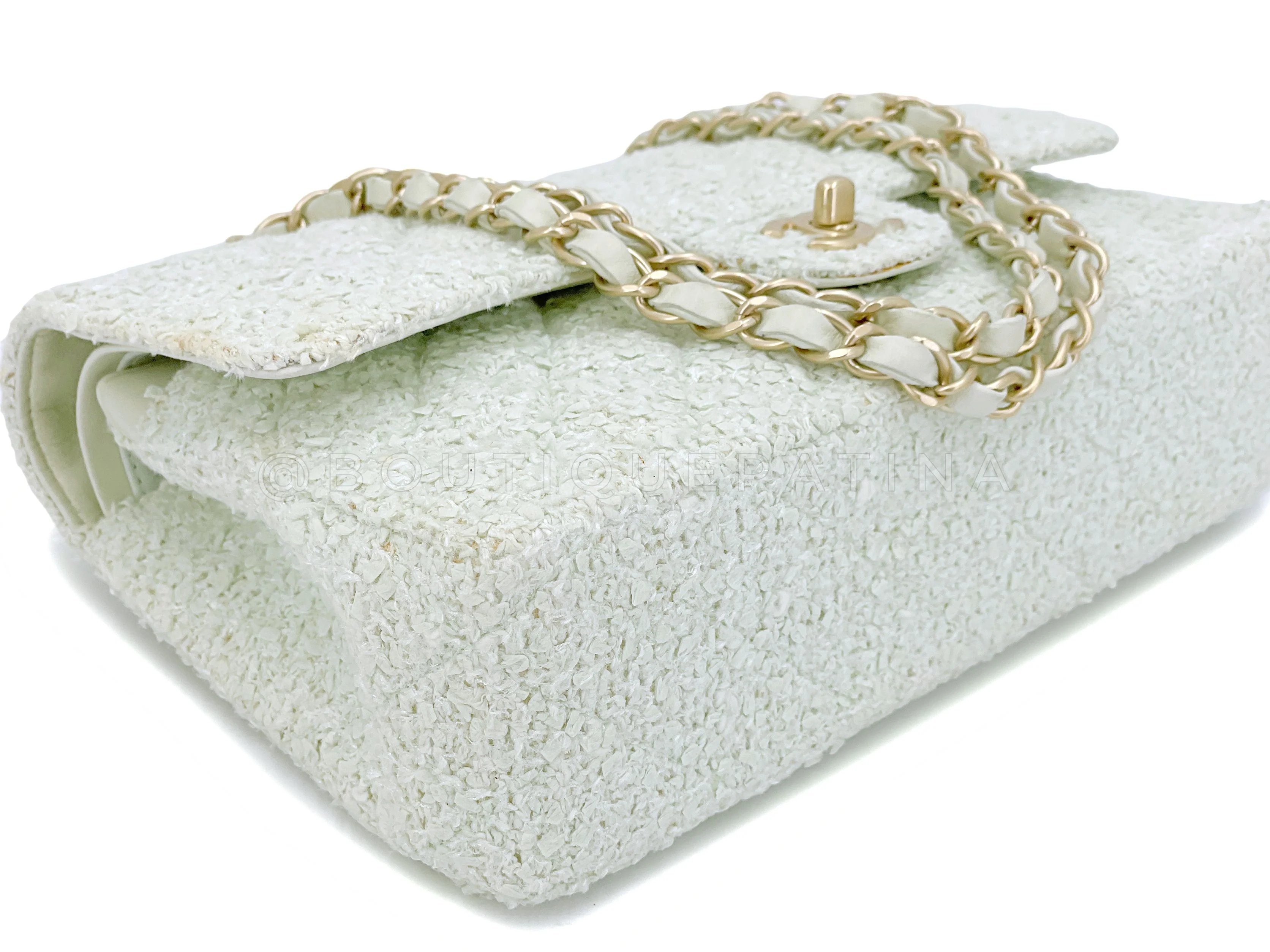 Chanel 2004 Vintage Pale Green Boucle Tweed Medium Classic Double Flap Bag GHW - Image 7