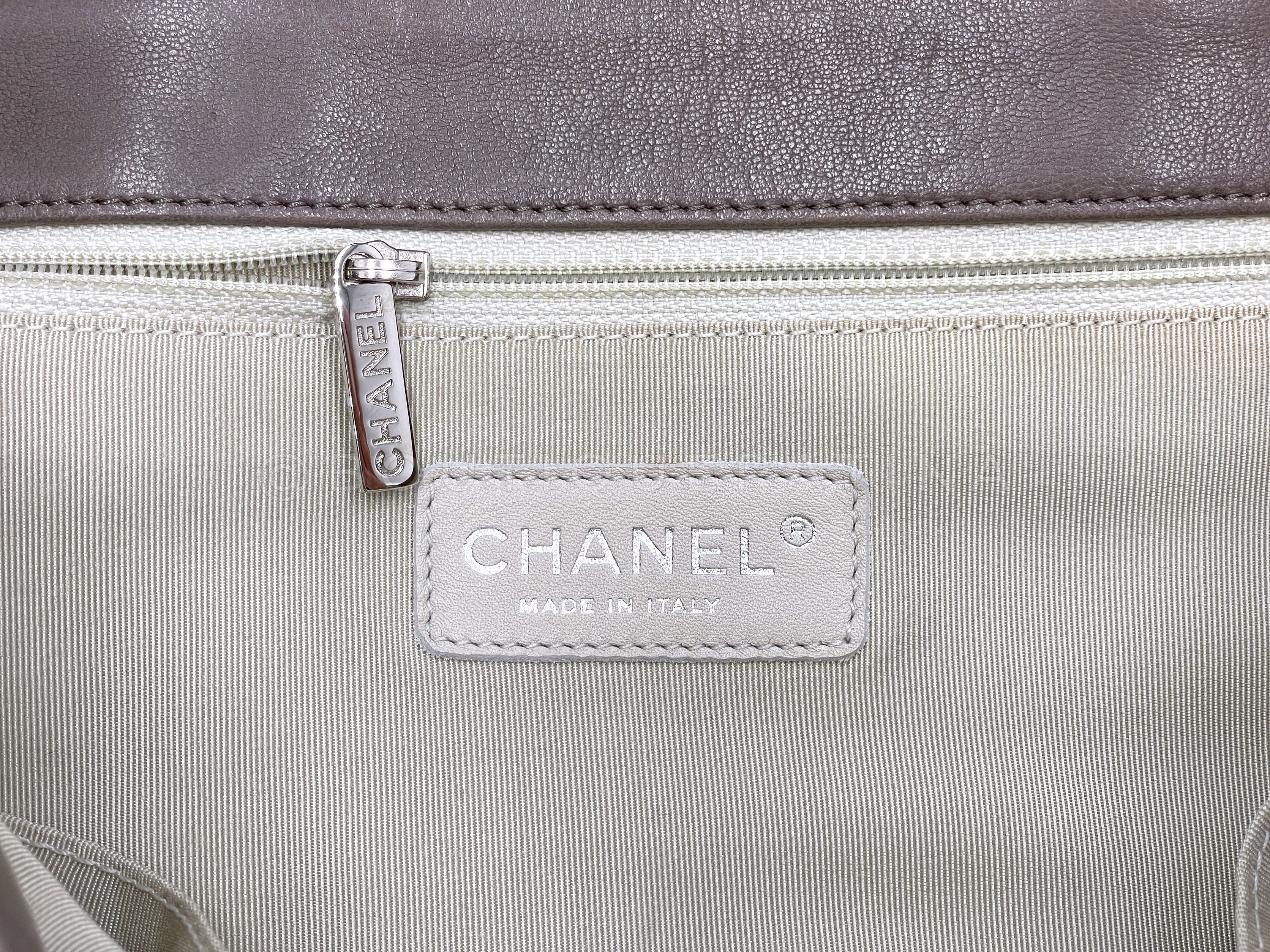 Chanel 2010 Taupe Textured Calf Chain Around Maxi Flap Bag SHW - Image 11