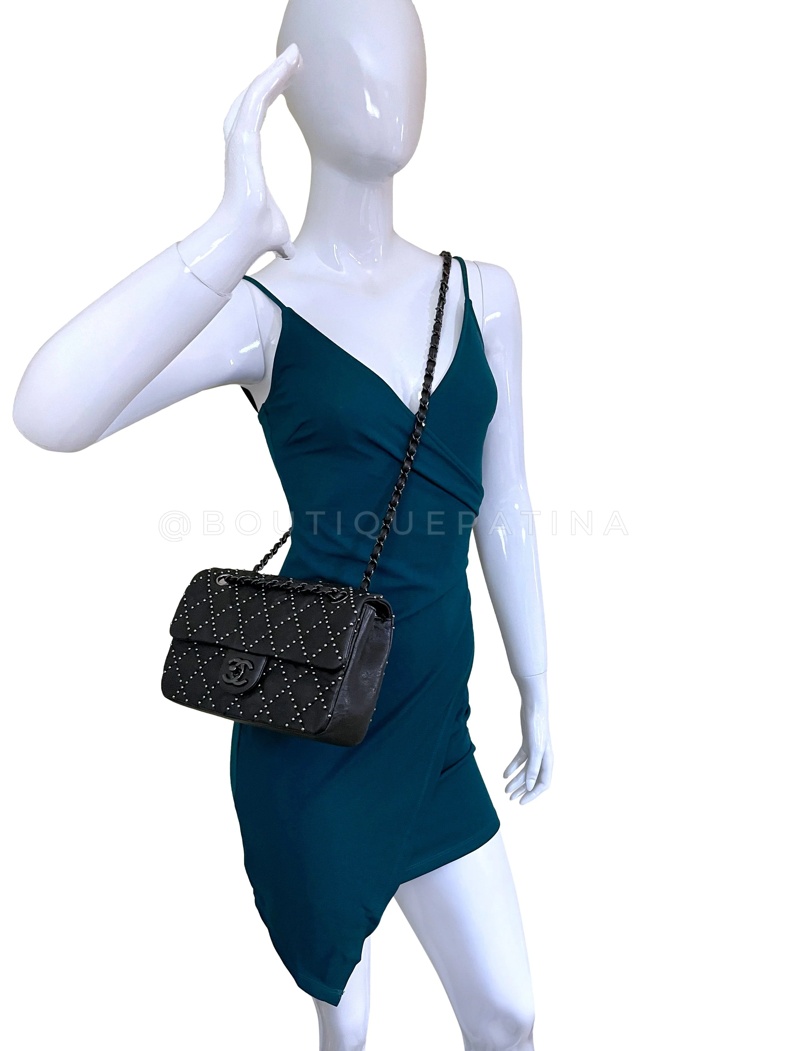 Chanel 2014 Paris Dallas Métiers d'Art Black Studded Medium Flap Bag - Image 14