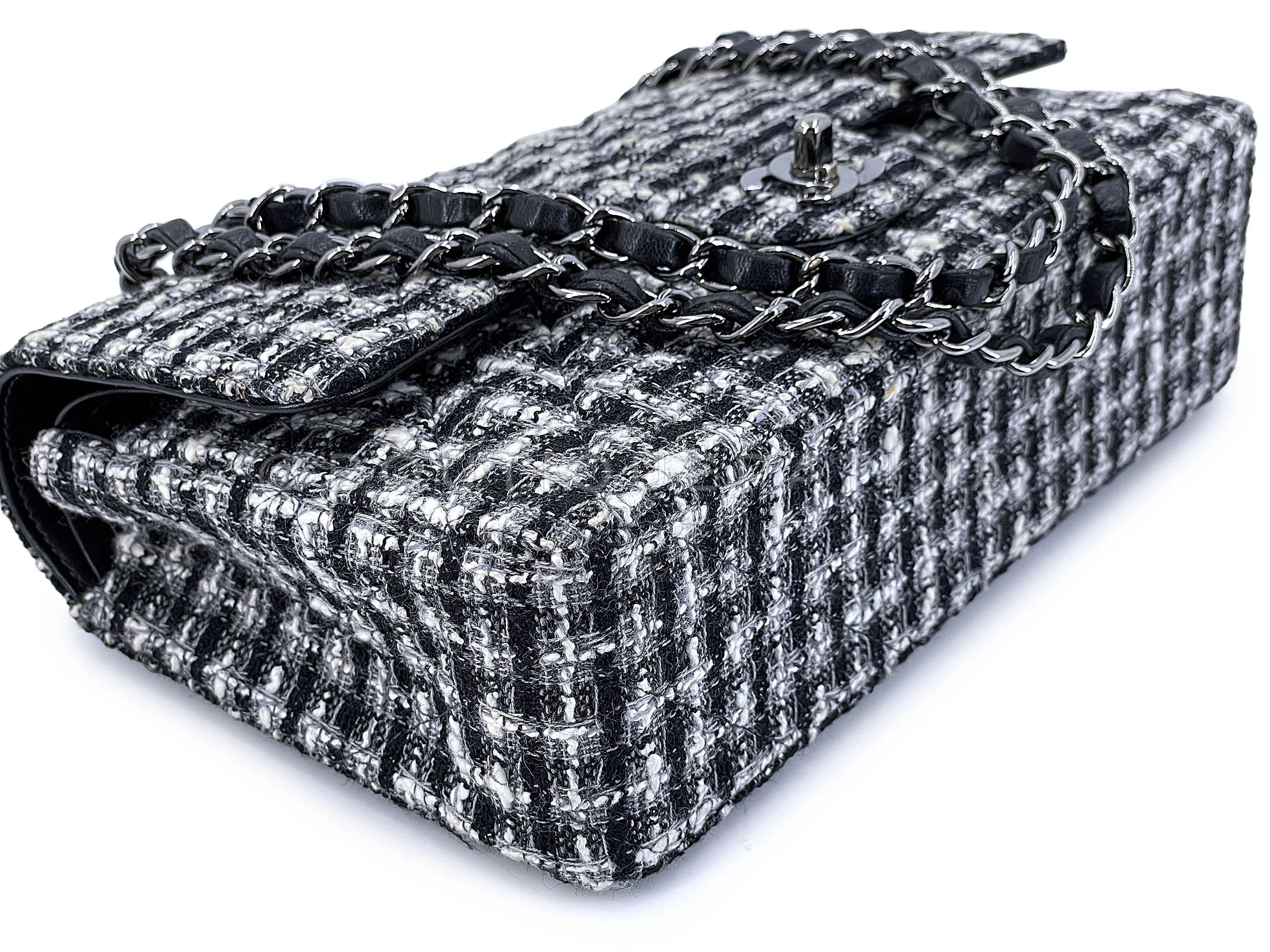 Chanel Vintage 2004 Black White Tweed Medium Classic Double Flap Bag SHW - Image 7