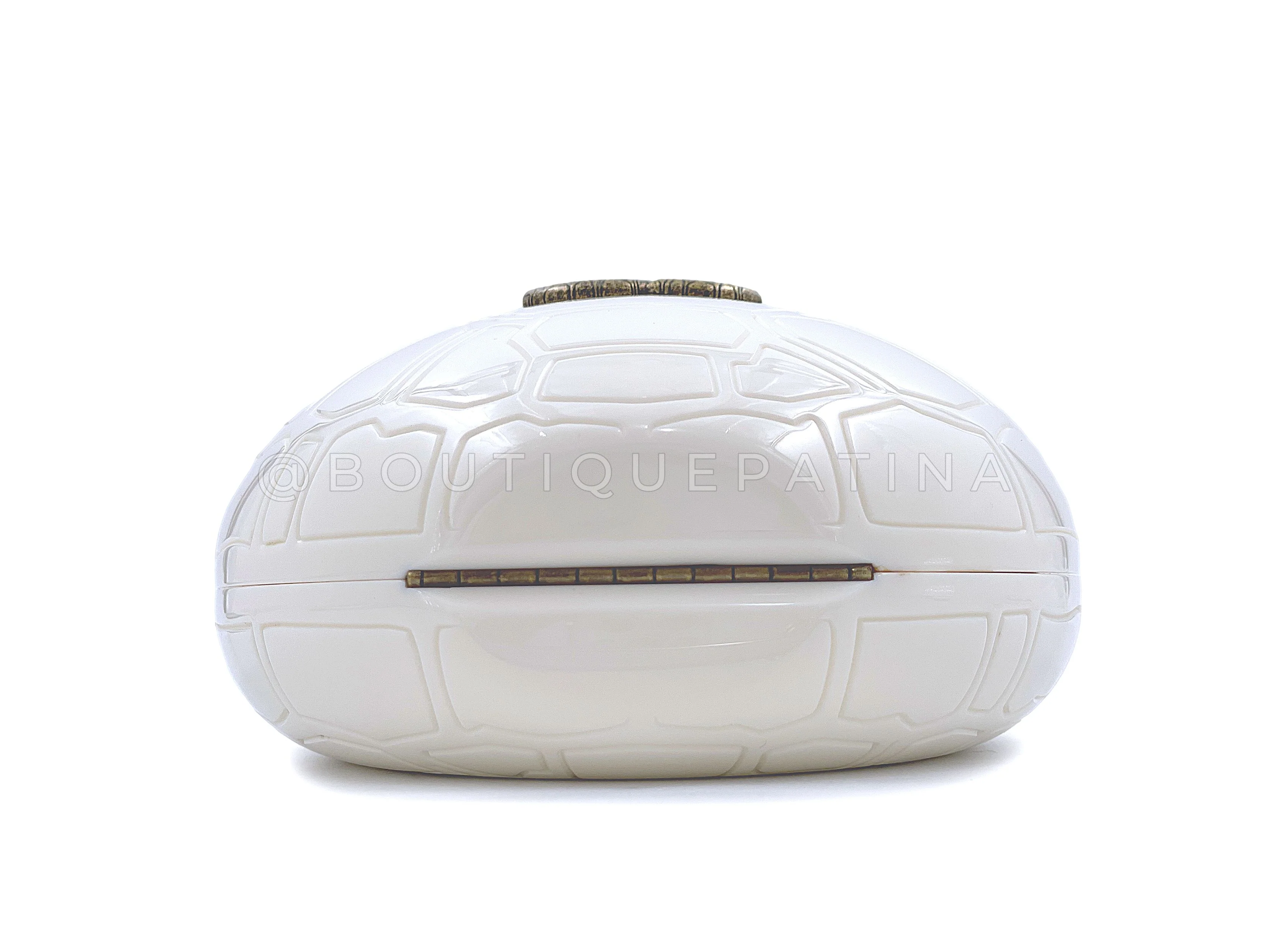 Chanel 2016 Paris Seoul Ivory White Tortoise Plexiglass Minaudière Evening Clutch Bag - Image 6