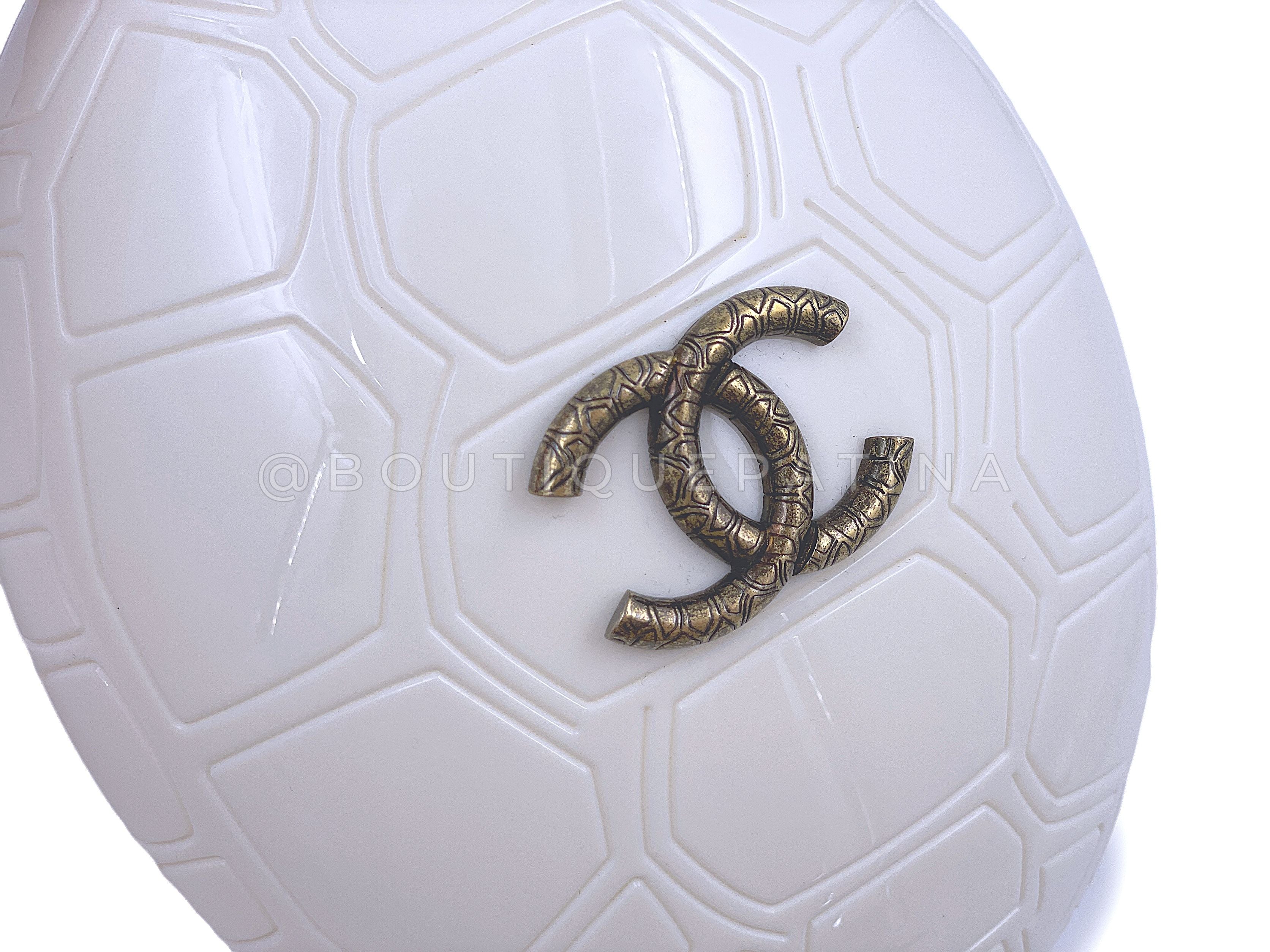 Chanel 2016 Paris Seoul Ivory White Tortoise Plexiglass Minaudière Evening Clutch Bag - Image 8
