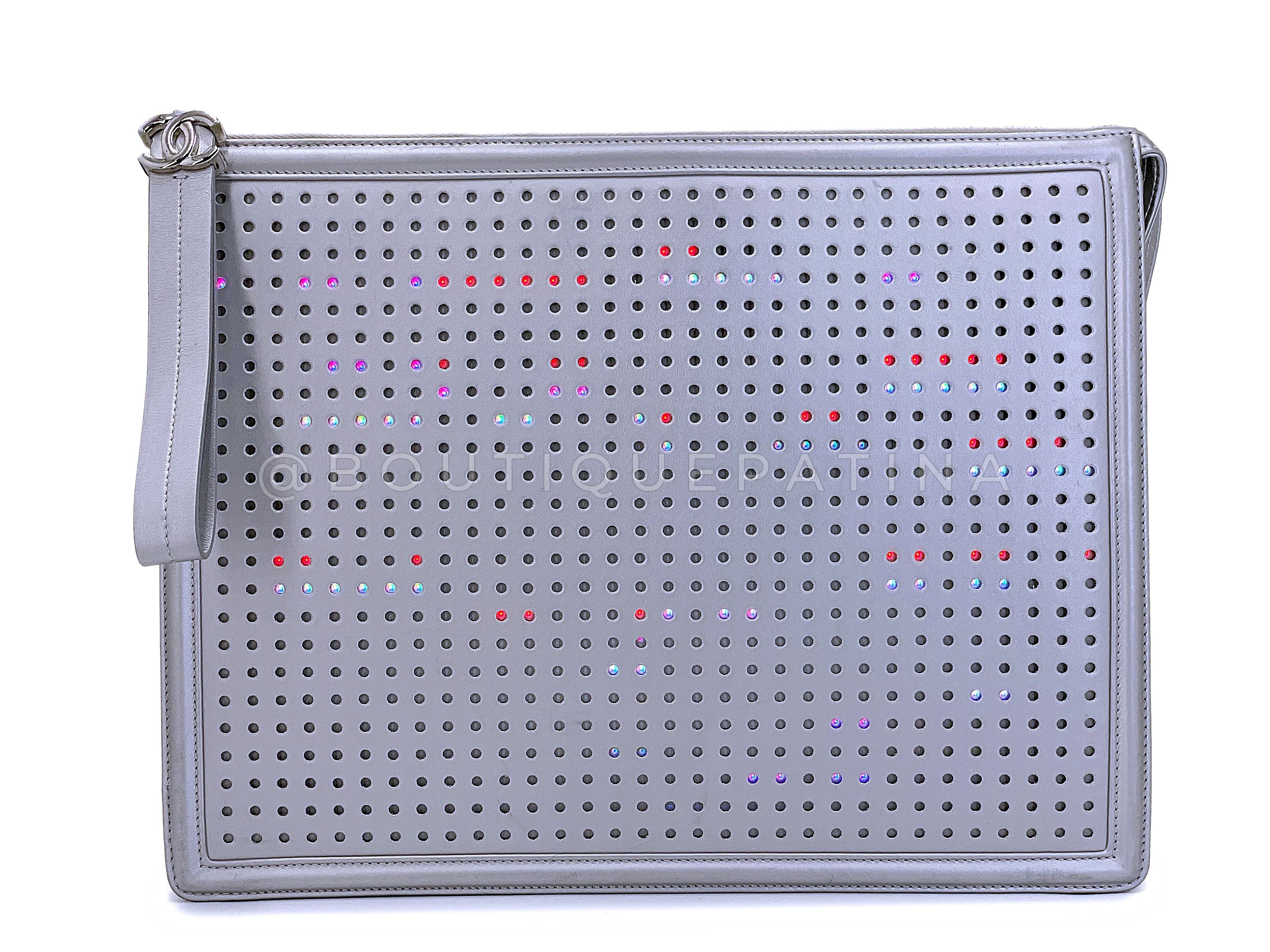 Rare Chanel 2017 LED 2.0 Oversized XL Clutch Bag Silver - Image 14