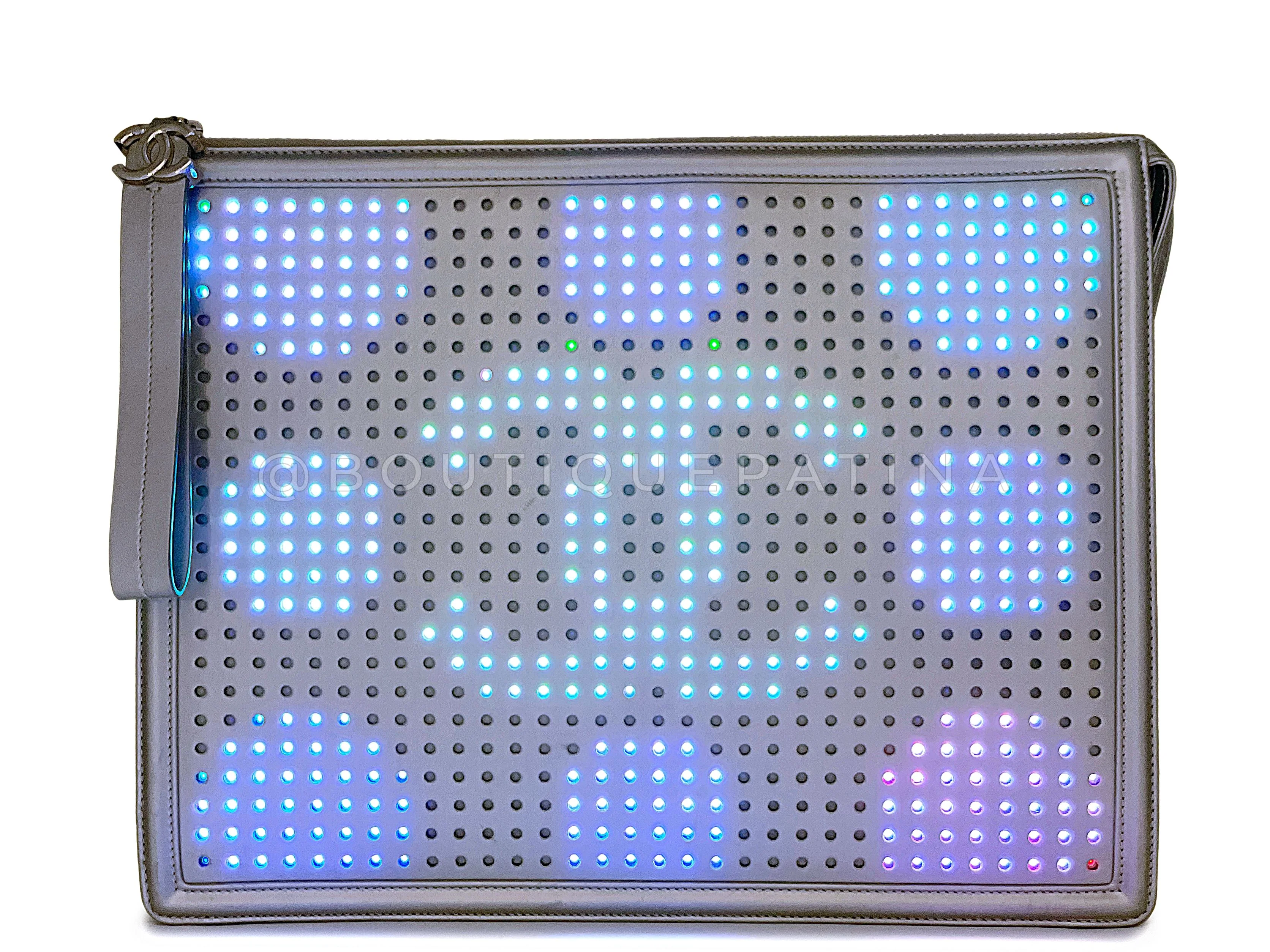 Rare Chanel 2017 LED 2.0 Oversized XL Clutch Bag Silver - Image 8