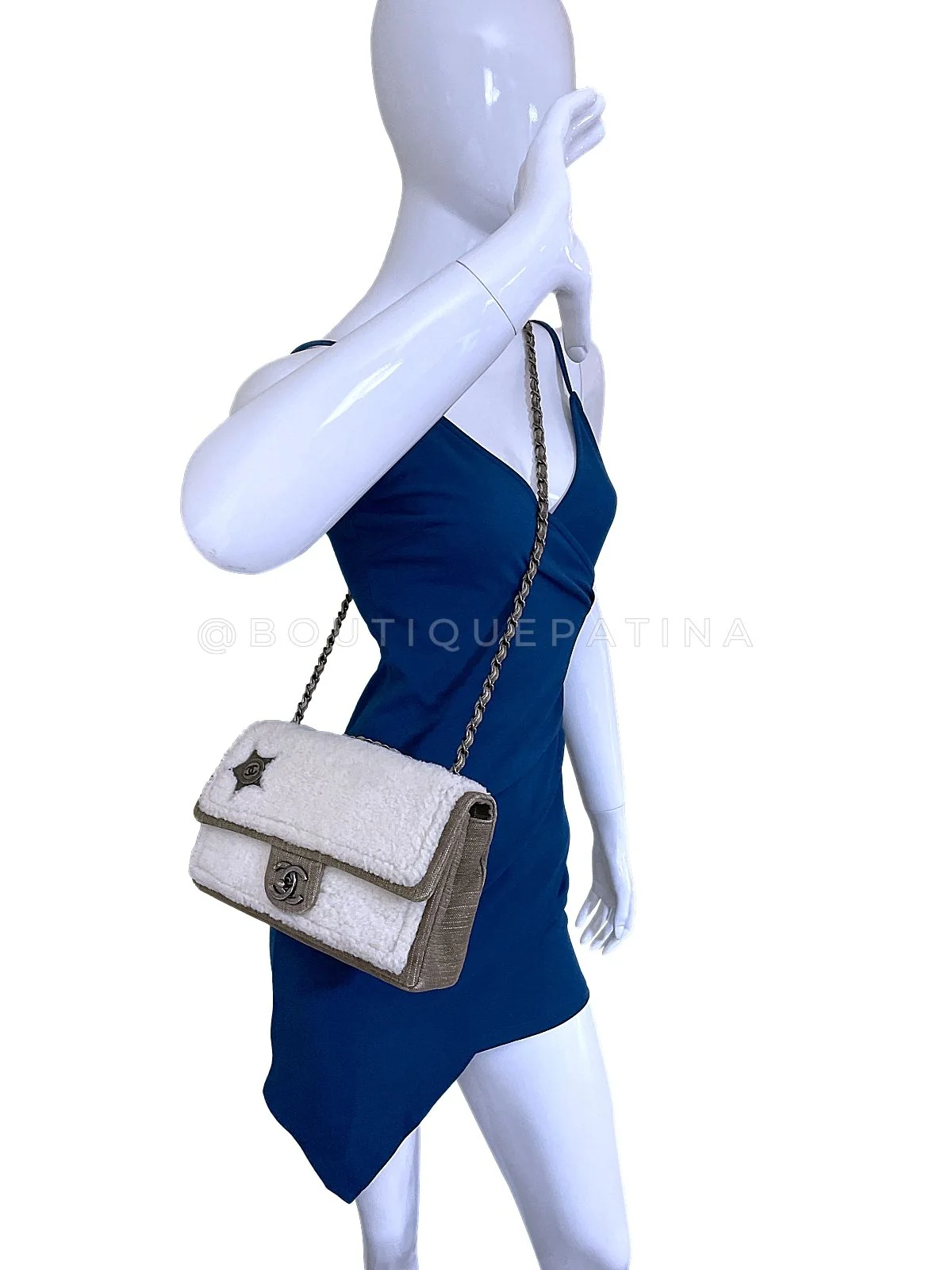 Chanel 2014 Paris Dallas Métiers d'Art Ivory Shearling Medium Flap Bag w Star - Image 16