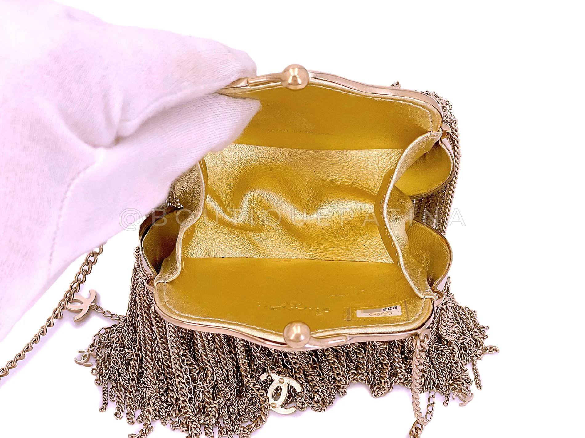 Chanel 2004 Vintage Gold Plated CC Fringe Minaudière Kisslock Clutch Bag 7VI - Image 9