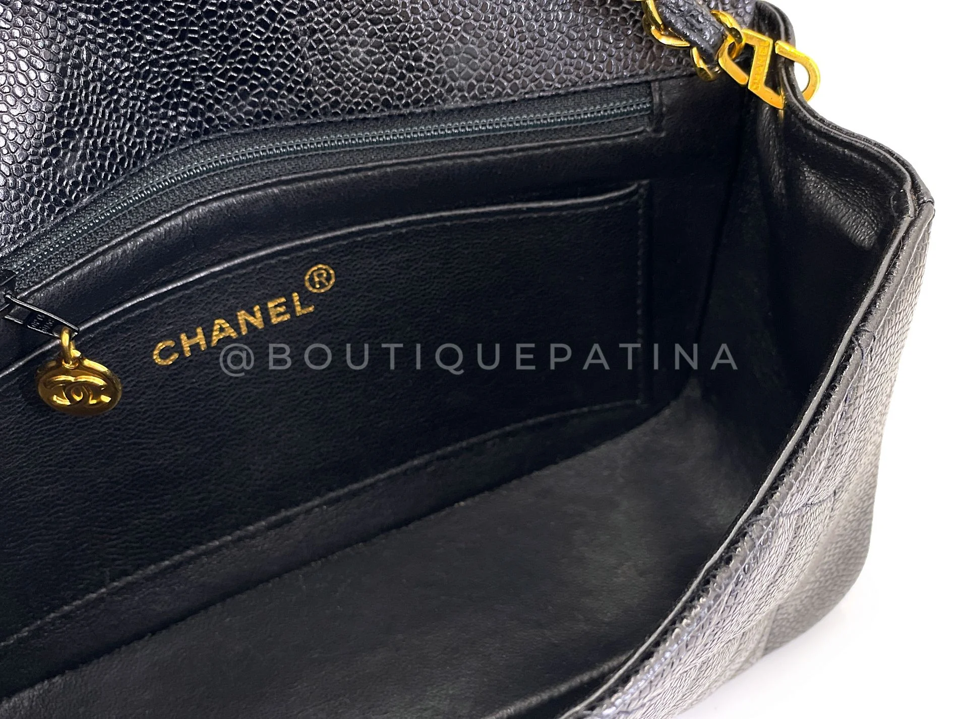 Chanel 1994 Vintage Black Caviar Small Diana Flap Bag 24k GHW 62T - Image 10
