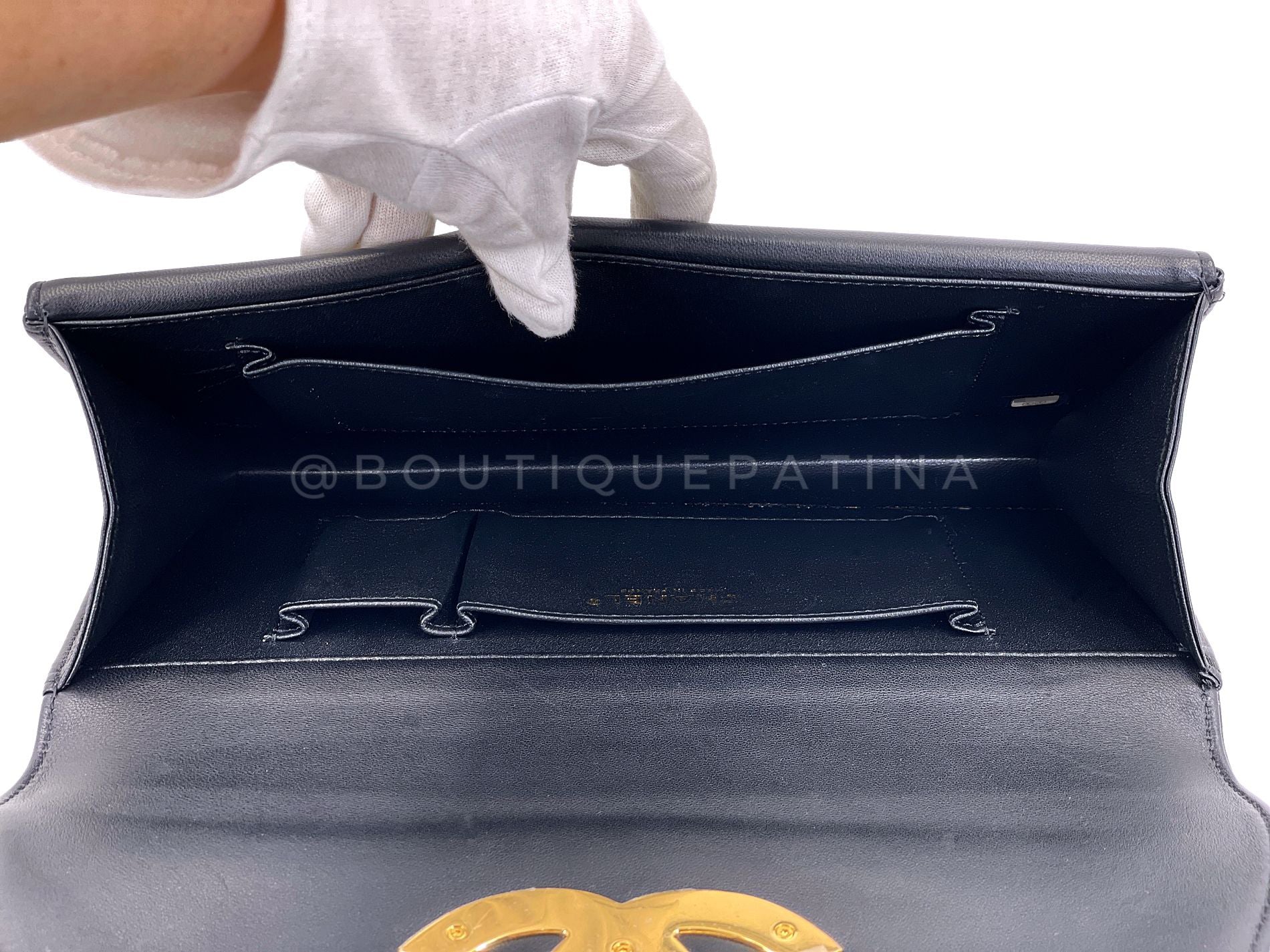 Chanel 19A Egypt Black Jumbo Clutch Bag Crocodile CC Paris-New York AVB - Image 10