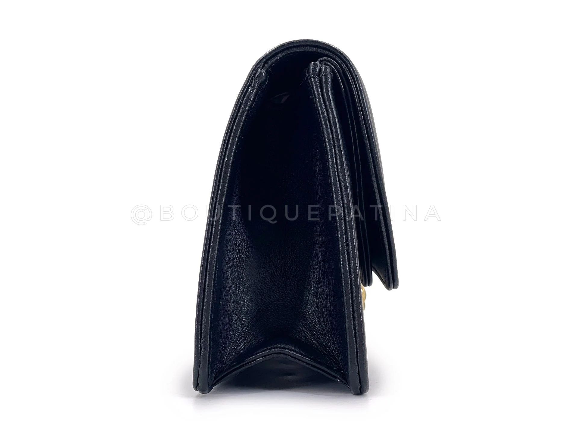 Chanel 19A Egypt Black Jumbo Clutch Bag Crocodile CC Paris-New York AVB - Image 3