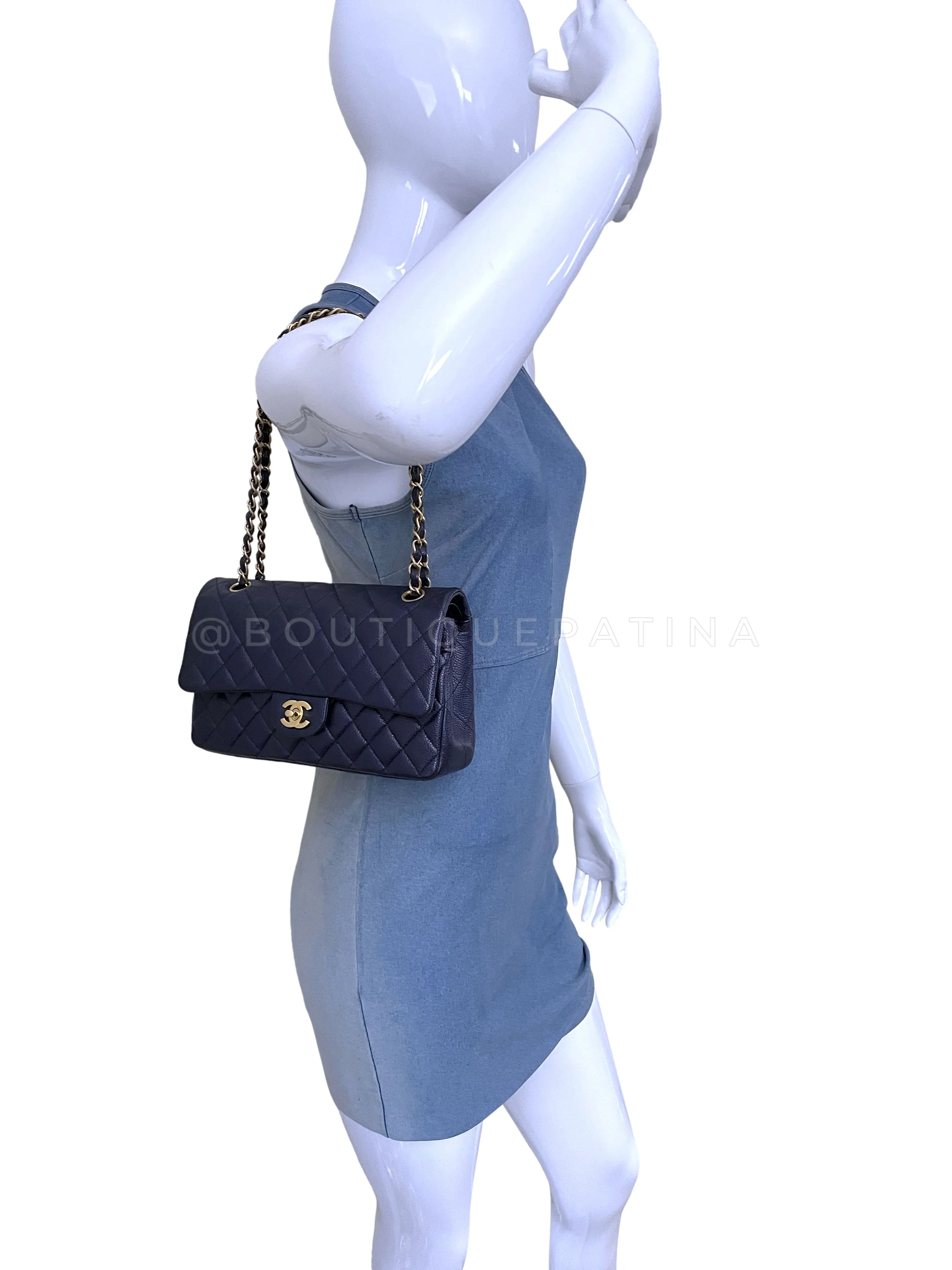 Chanel 16C Navy Blue Caviar Medium Classic Double Flap Bag GHW - Image 13