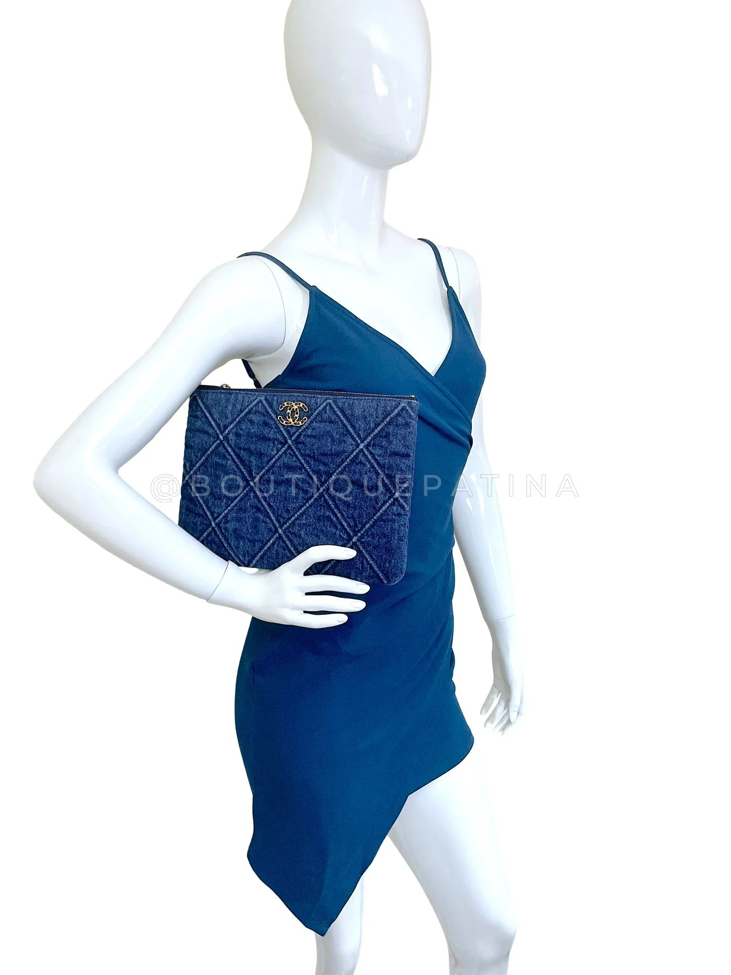Chanel 19 Blue Denim Medium O Case Clutch Bag GHW U11 - Image 8