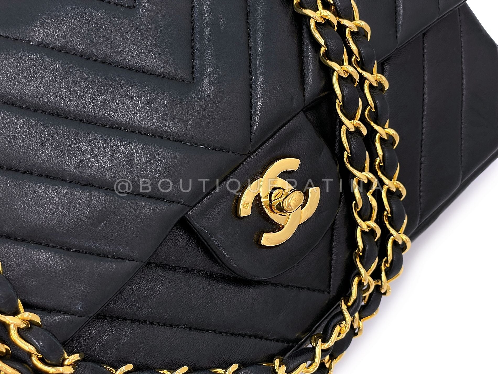 Chanel 1991 Vintage Black Chevron Medium Classic Double Flap Bag 24k GHW M6T - Image 8