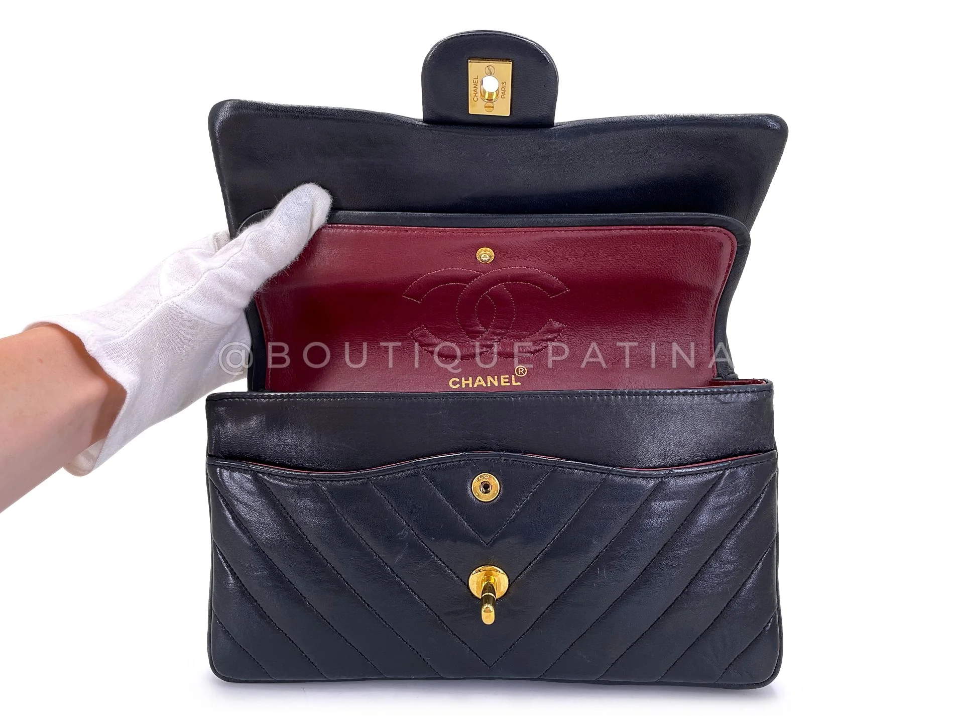 Chanel 1991 Vintage Black Chevron Medium Classic Double Flap Bag 24k GHW M6T - Image 9