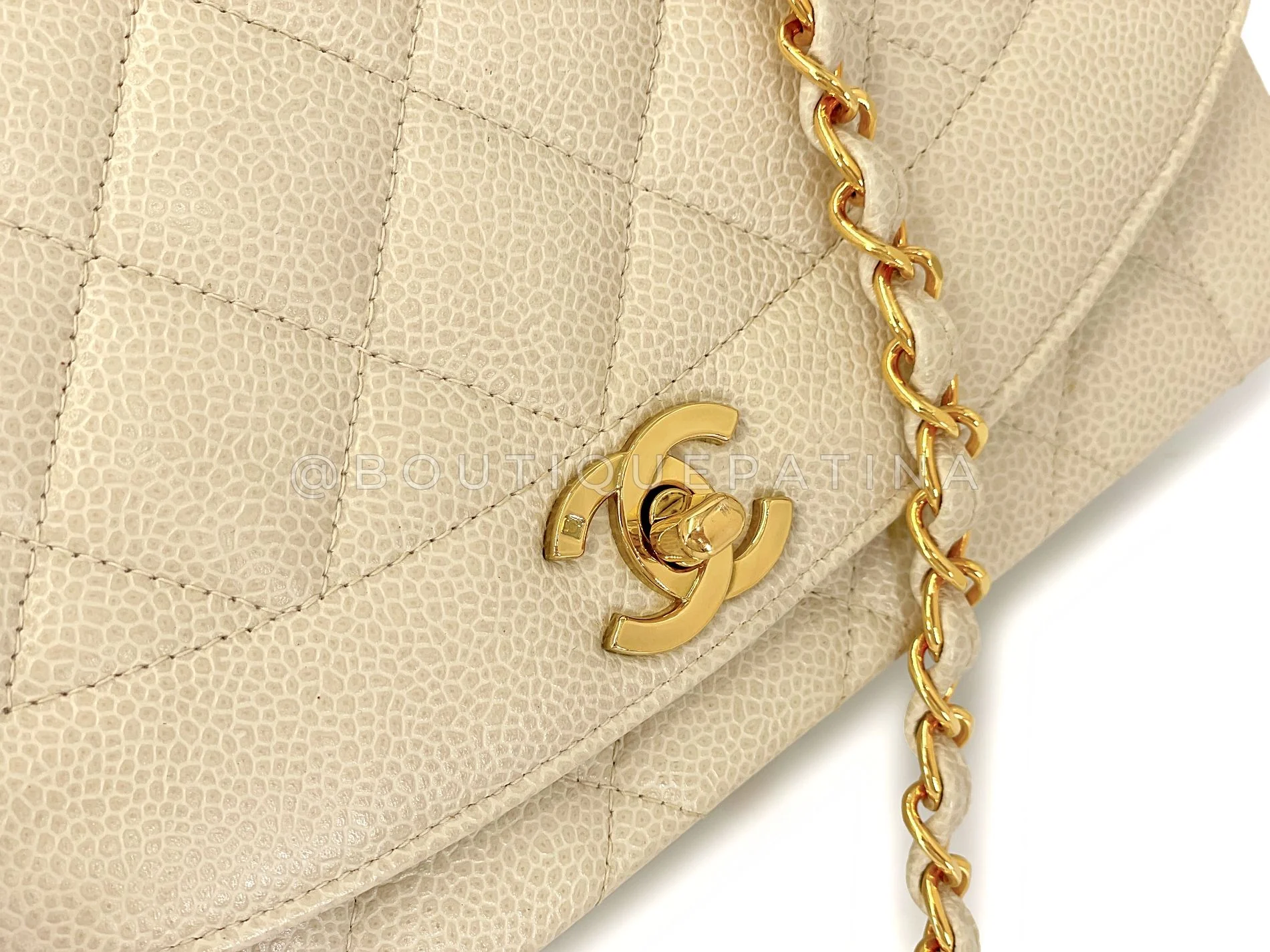 Chanel 1994 Vintage Pale Beige Caviar Medium Diana Flap Bag 24k GHW XI2 - Image 8