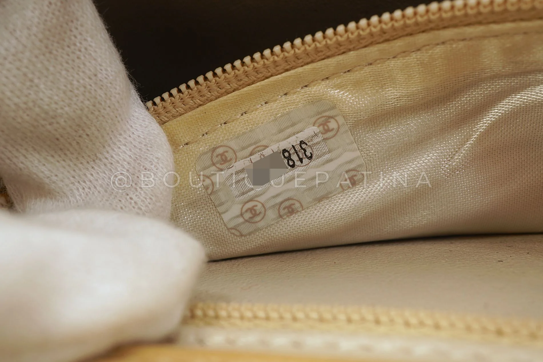 Chanel 1994 Vintage Tortoise CC Logo Crossbody Mini Bag 11B - Image 12