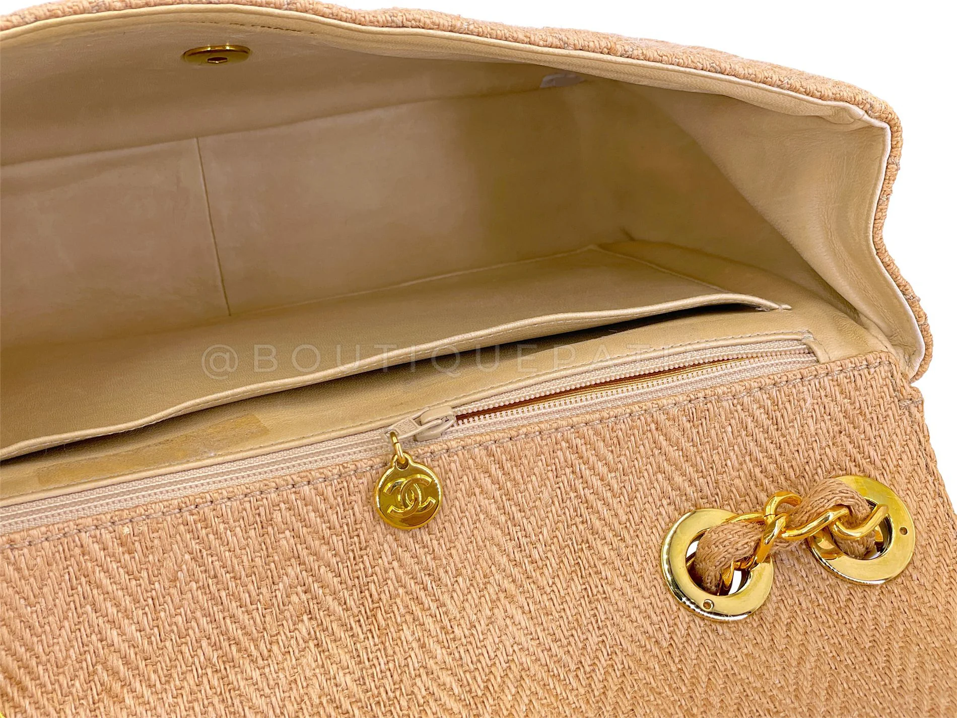 Chanel 1994 Vintage Wool Tweed Beige Quilted Classic Jumbo Clutch Flap Bag 24k GHW - Image 11