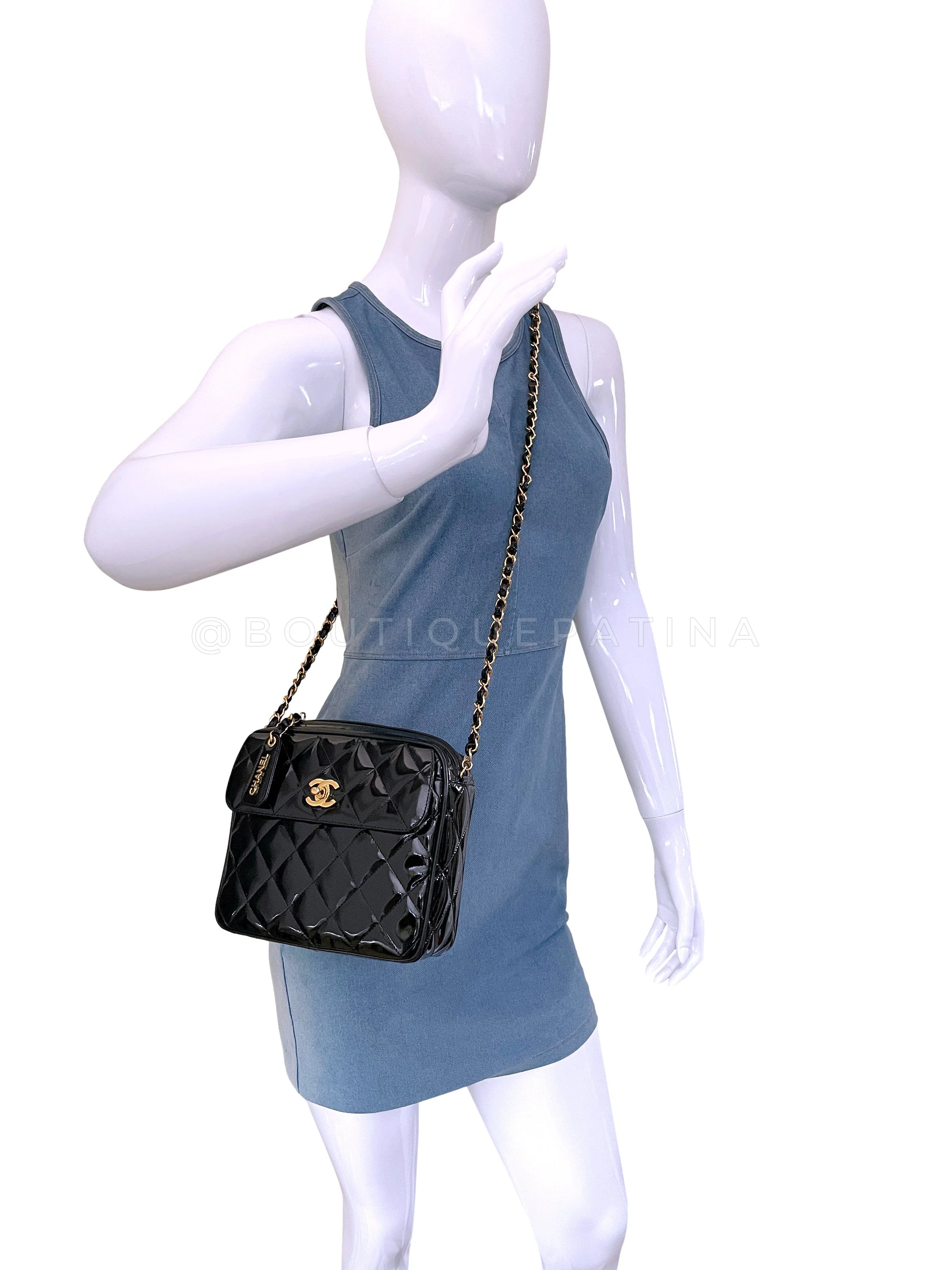 Chanel 1996 Vintage Small Black Patent Flap Camera Case Bag 24k GHW - Image 15