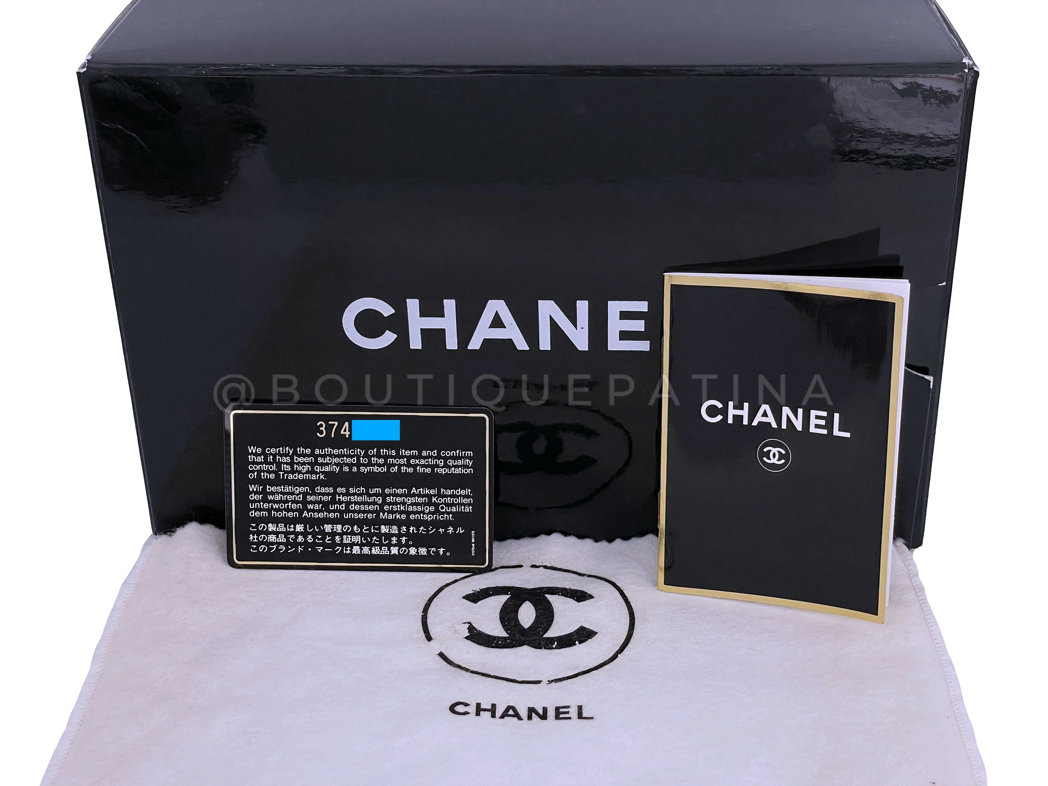 Pristine Chanel 1996 Vintage Small Diana Flap Bag 24k GHW Lambskin - Image 14