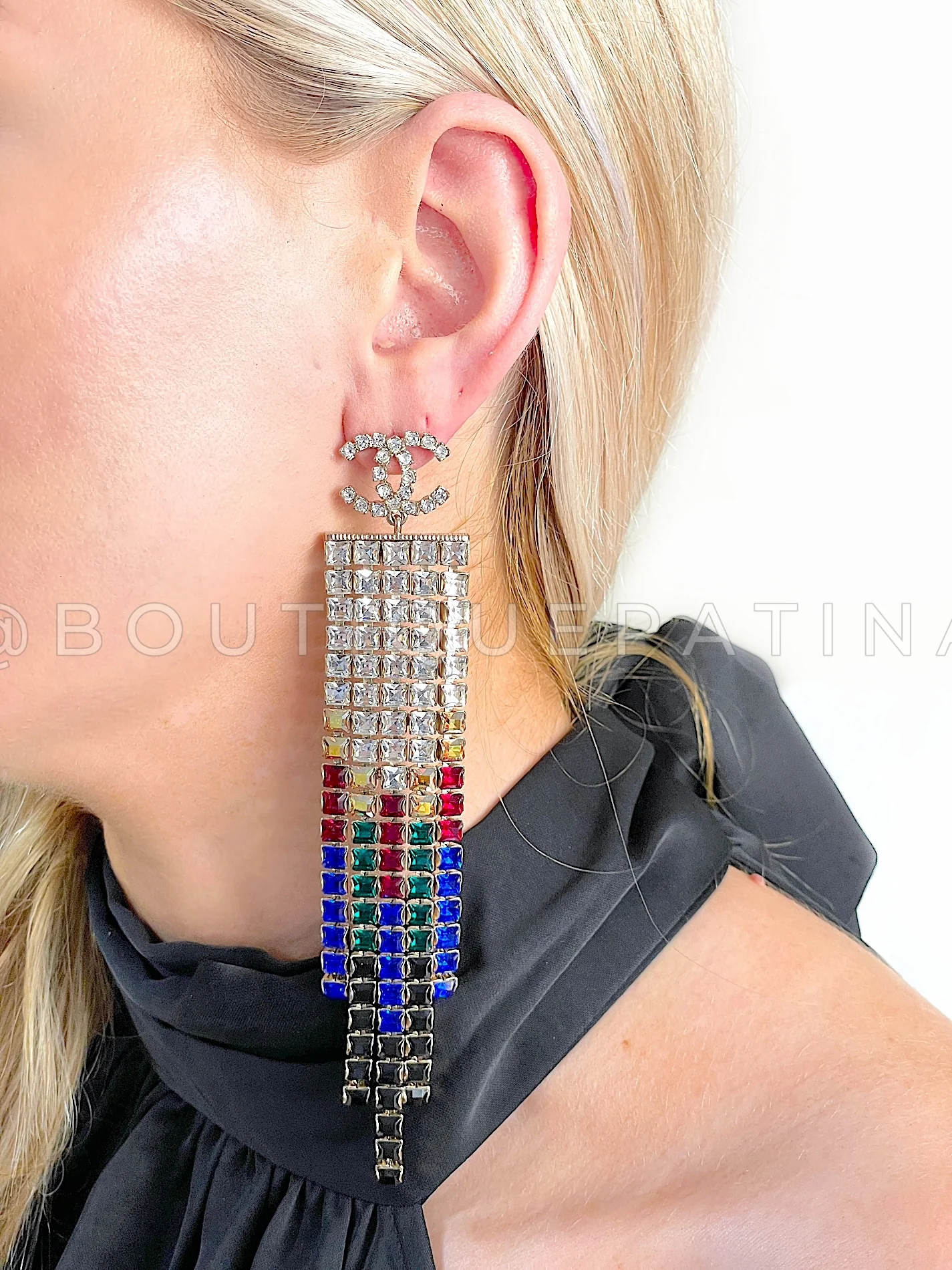 Chanel 19A Egypt Crystal Mesh Rainbow Strass Earrings Paris-New York 5-Row Large WHS - Image 4