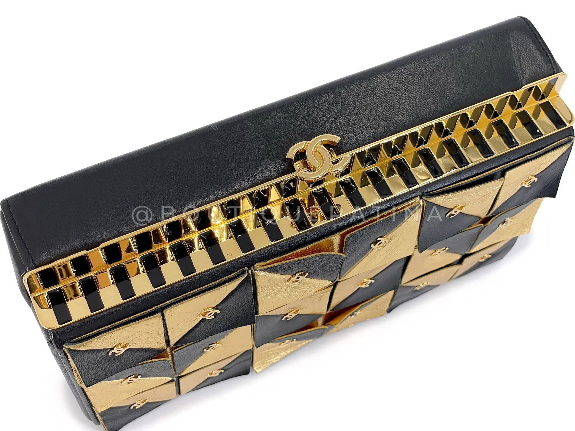 Chanel 19A Egypt Gold Black Framed Minaudière Clutch Bag GHW Paris-New York 78A - Image 10
