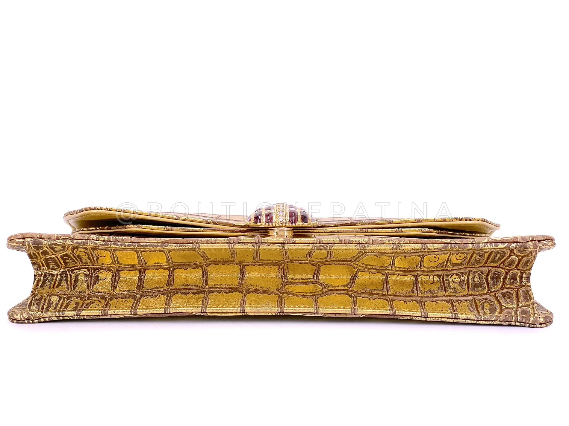 Chanel 19A Egyptian Crocodile Print Scarab Clutch Gold Paris-New York Bag TI9 - Image 5