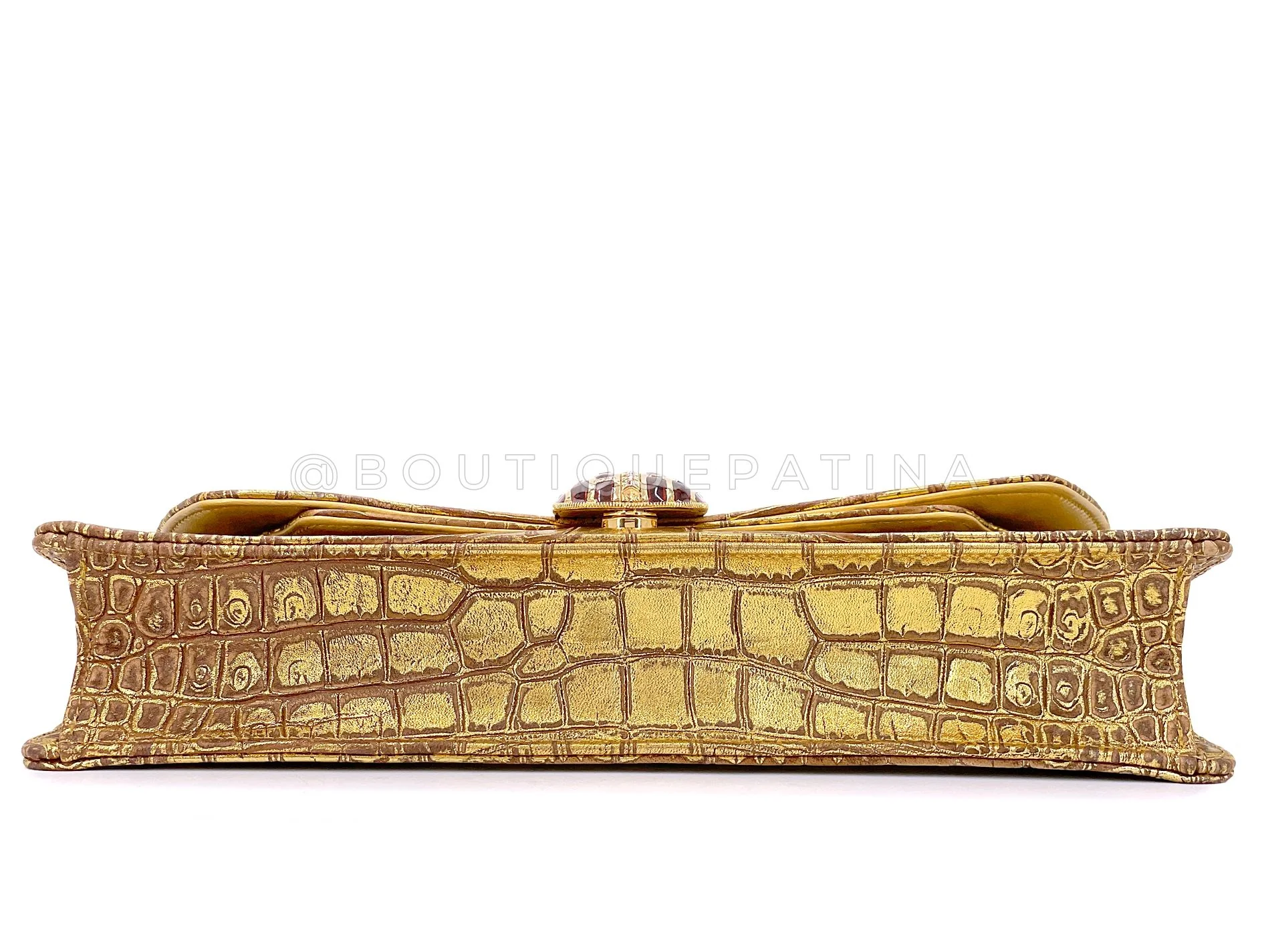 Chanel 19A Paris-New York Egypt Scarab Gold Crocodile Print Clutch Bag TI9 - Image 5
