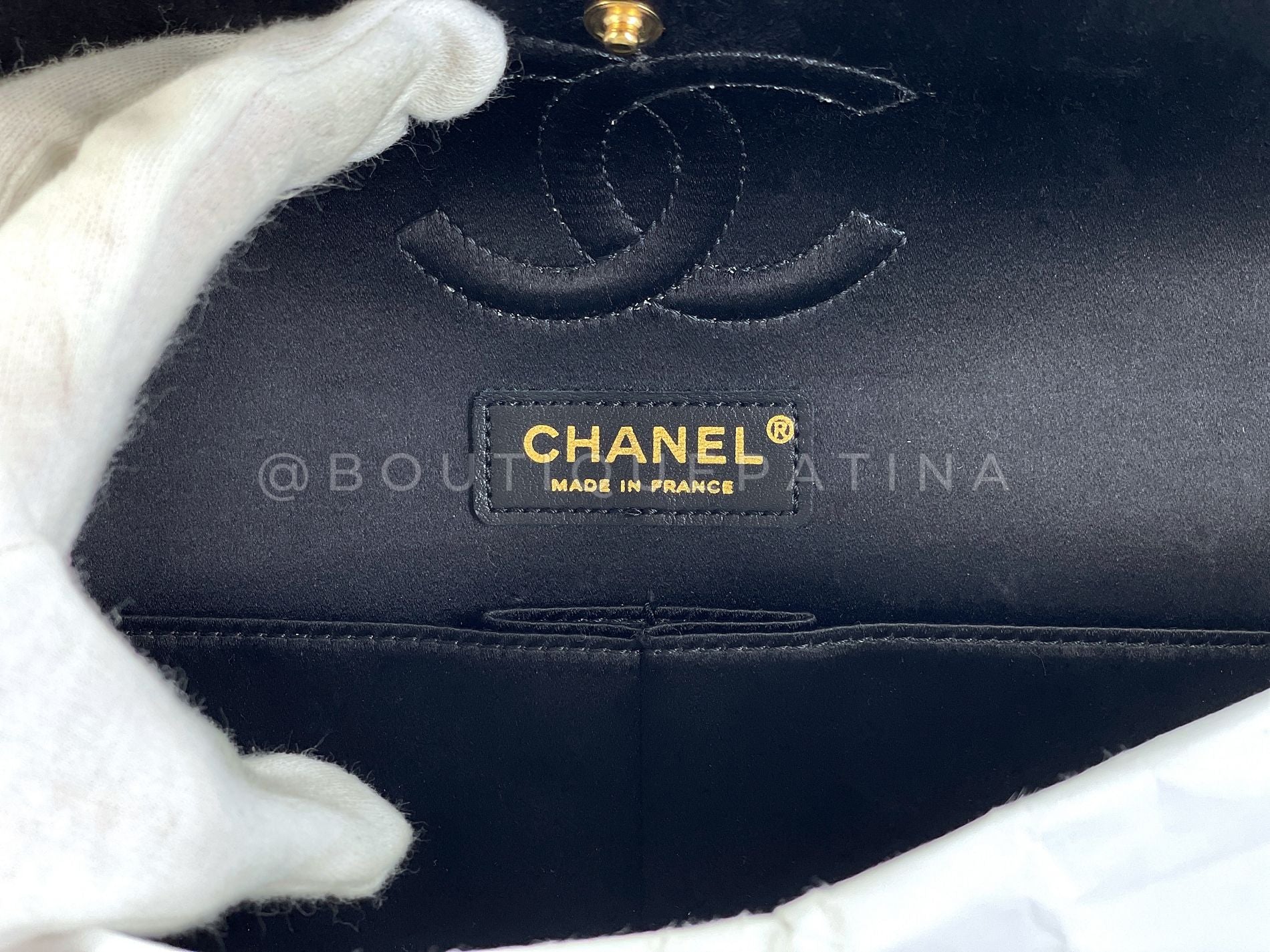 Chanel 2010 Green Sequin Satin Paris-Shanghai Medium Flap Bag GHW TO8 - Image 11