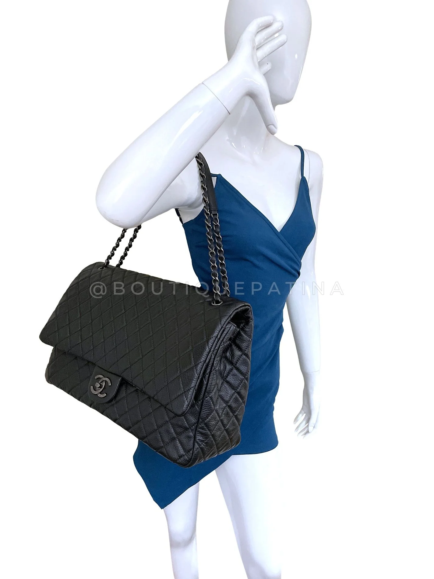 Chanel 2016 Black Grained Calfskin Airlines XXL Flap Bag RVX - Image 15