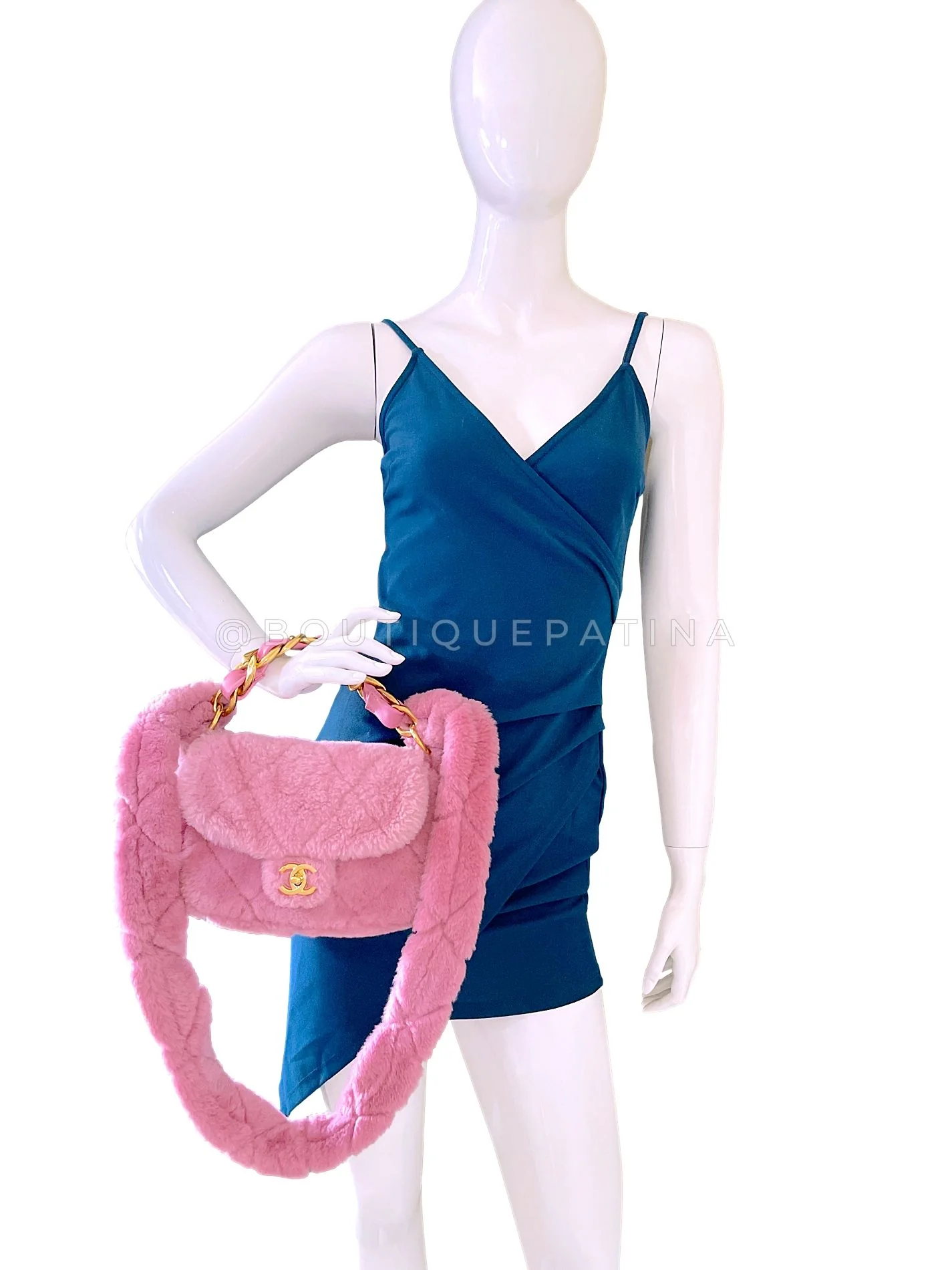 Chanel 2022 Pink Shearling Flap Crossbody Bag GHW 3U4 - Image 15