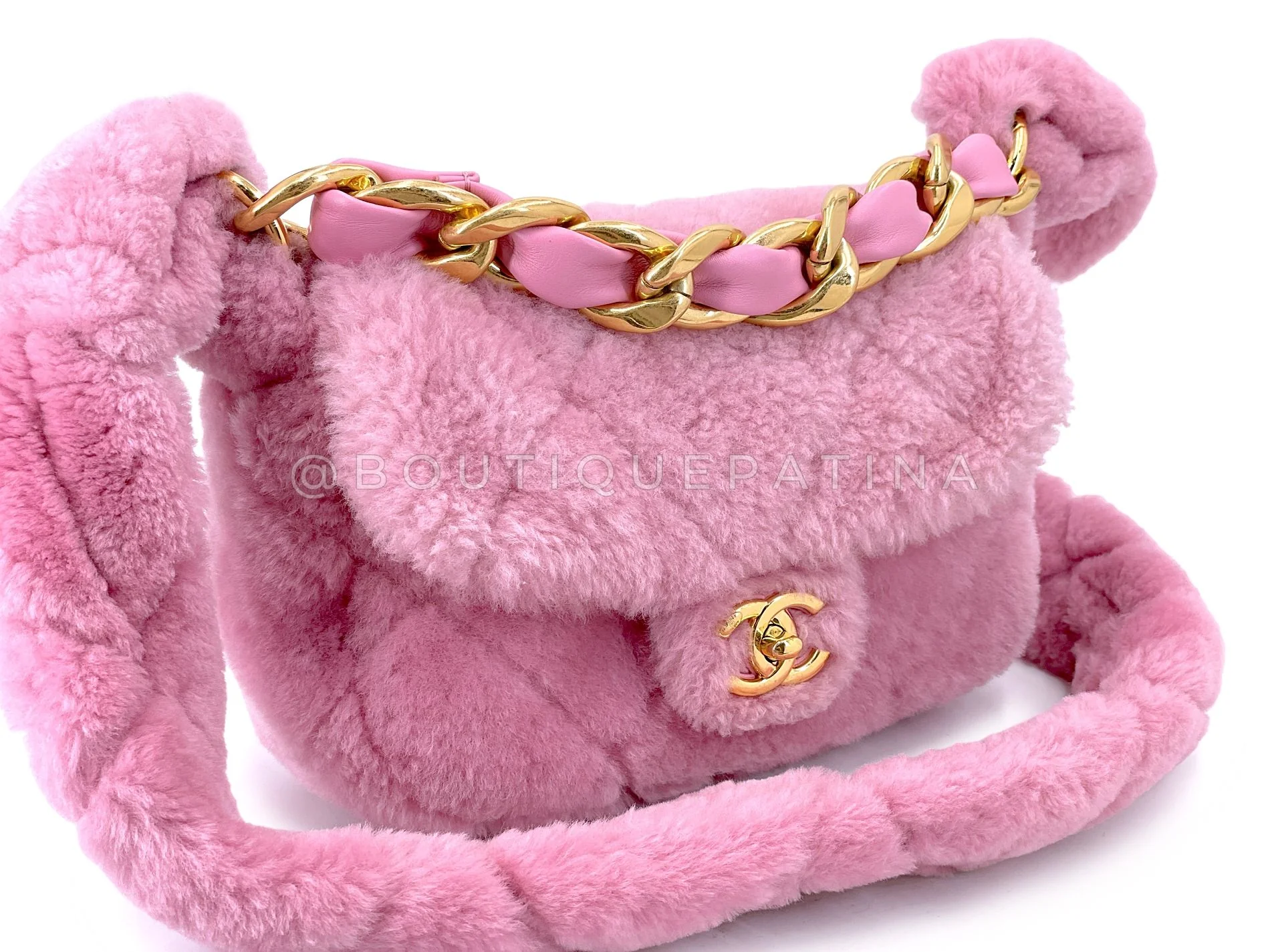 Chanel 2022 Pink Shearling Flap Crossbody Bag GHW 3U4 - Image 2