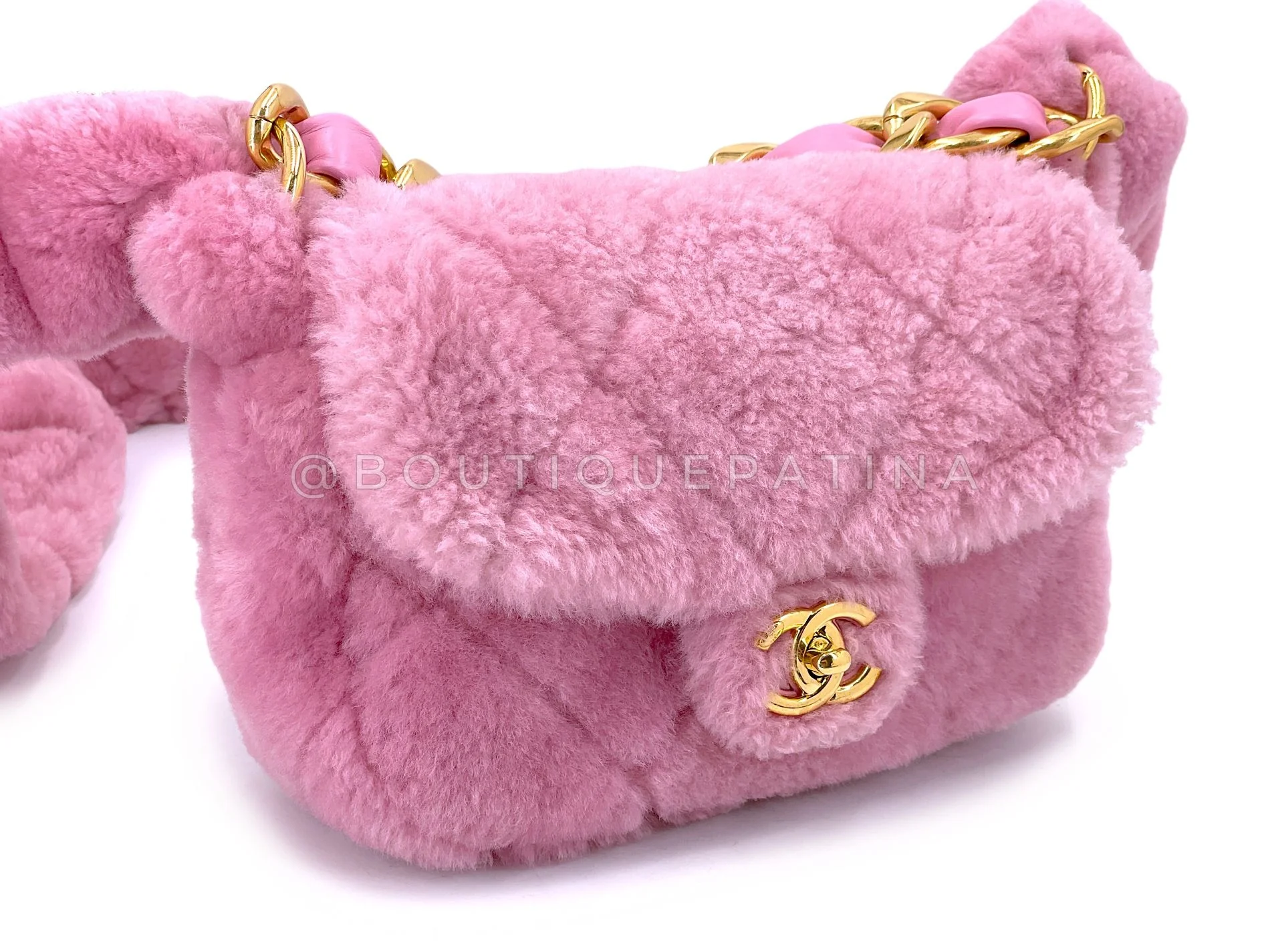 Chanel 2022 Pink Shearling Flap Crossbody Bag GHW 3U4 - Image 3